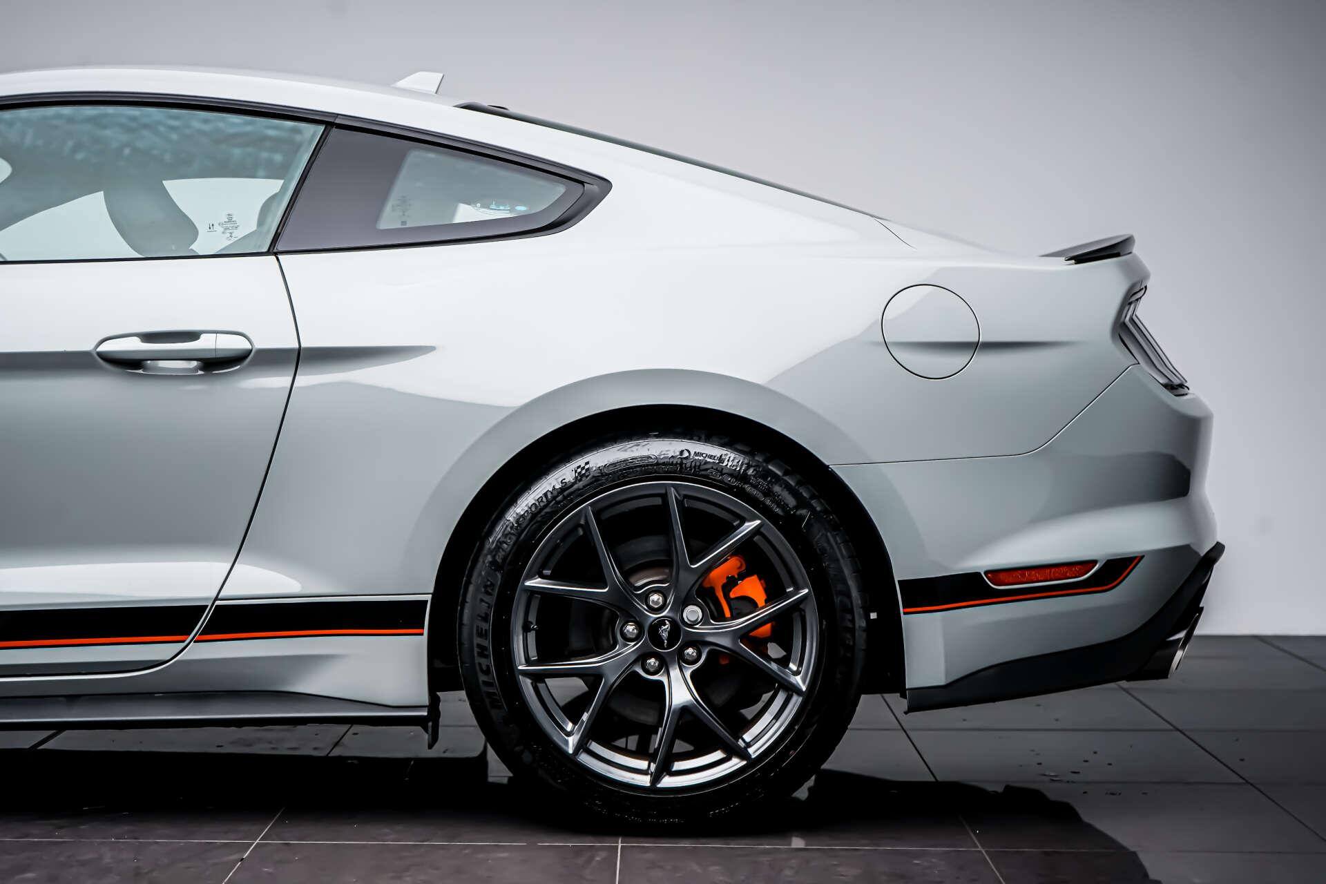 Ford Mustang view 15