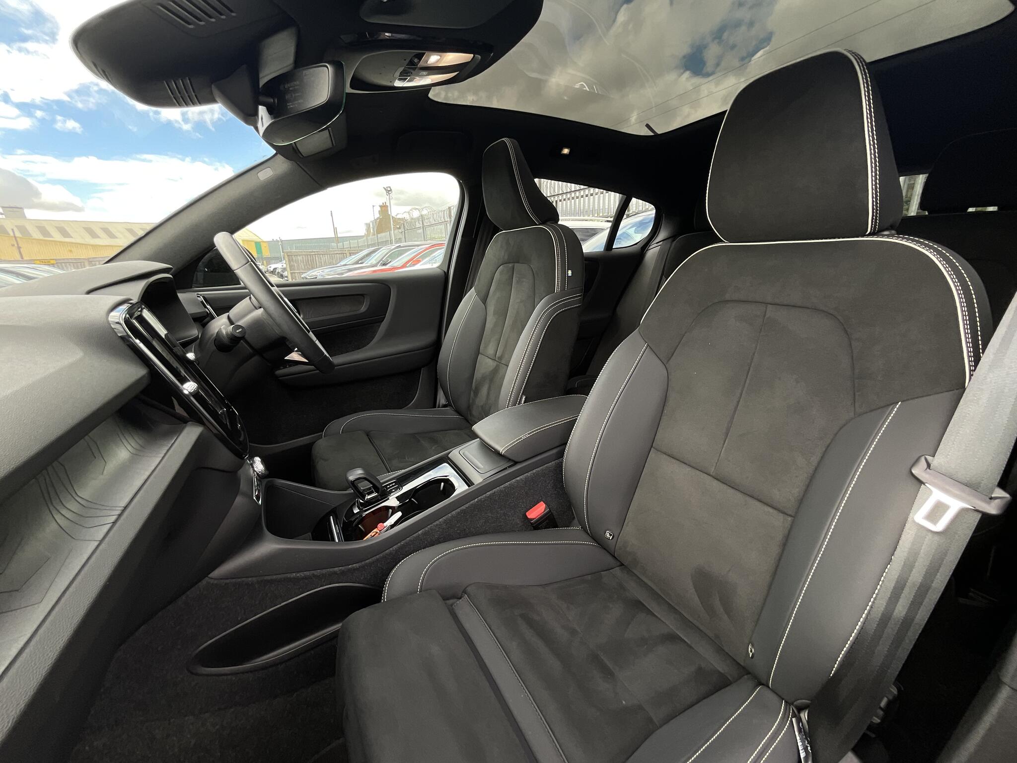 Volvo C40 view 17
