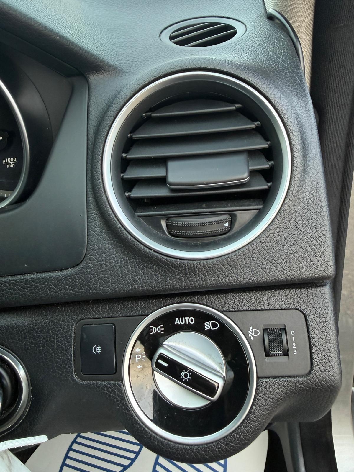 Mercedes-Benz C Class view 50