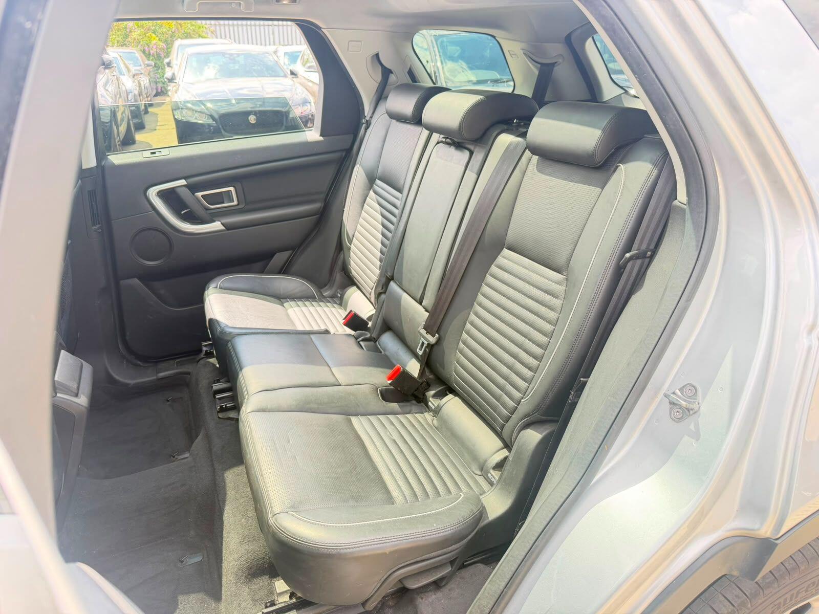Land Rover Discovery Sport view 18