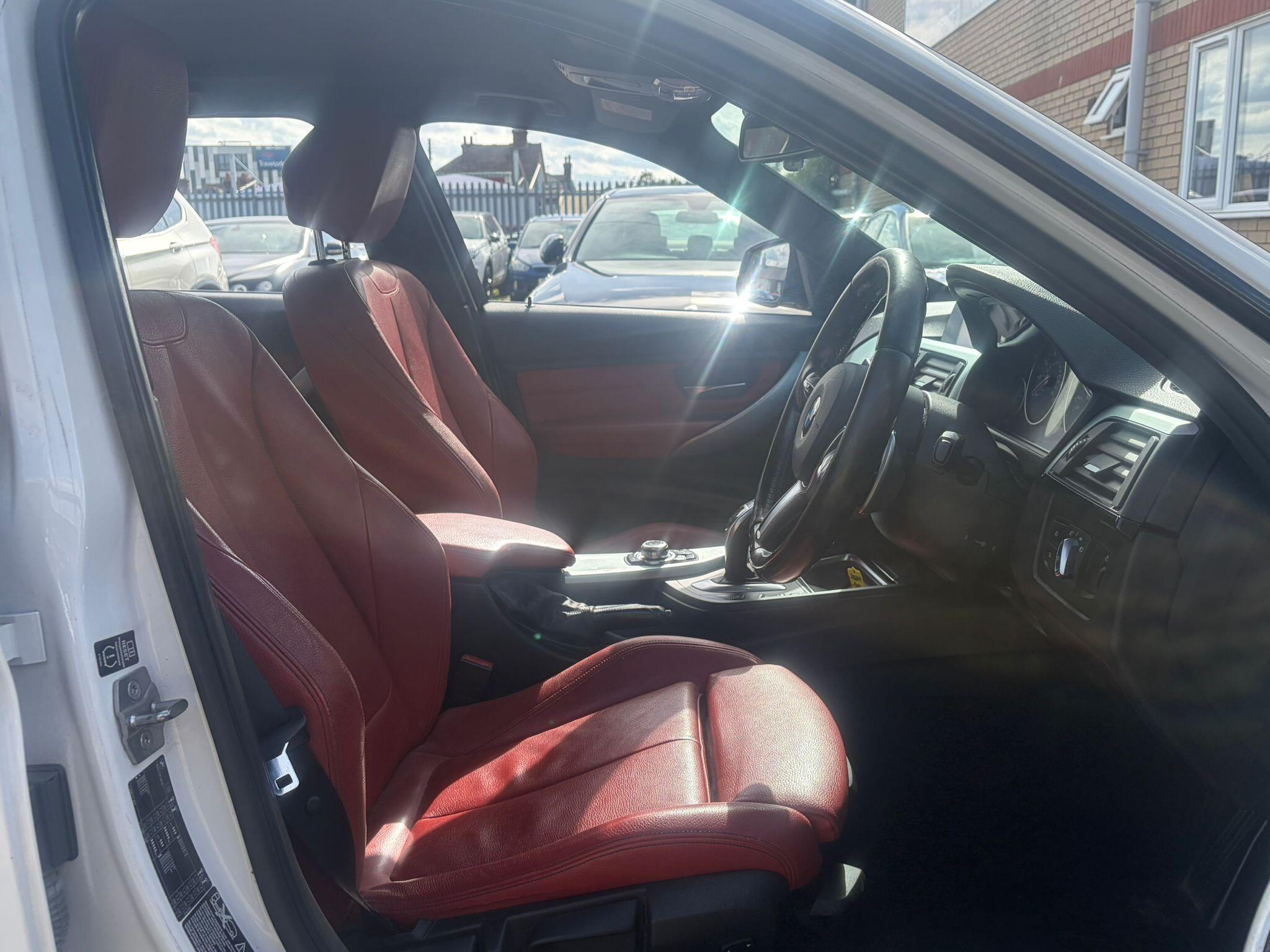 BMW 3 Series view 9