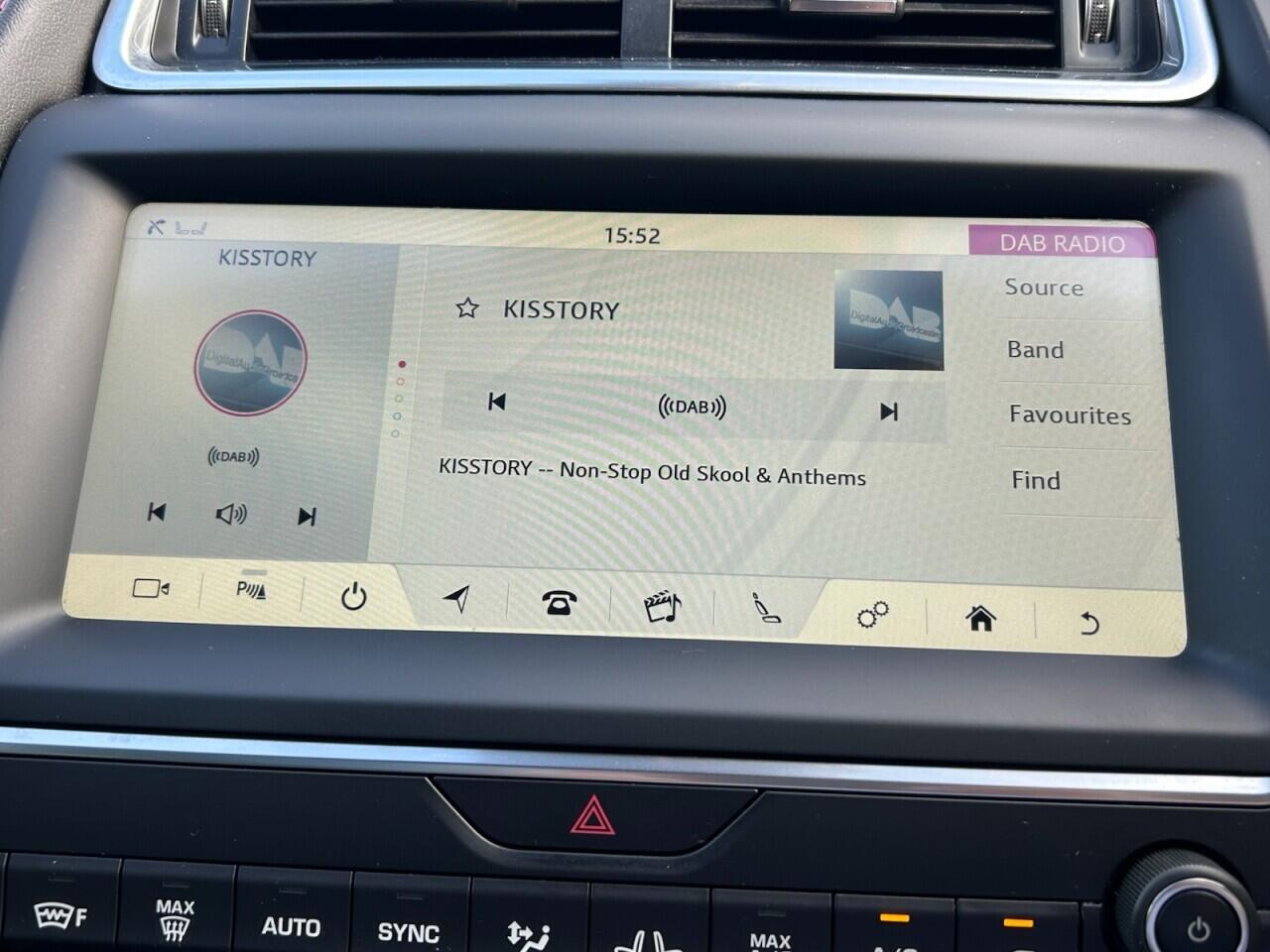Jaguar E-Pace view 45