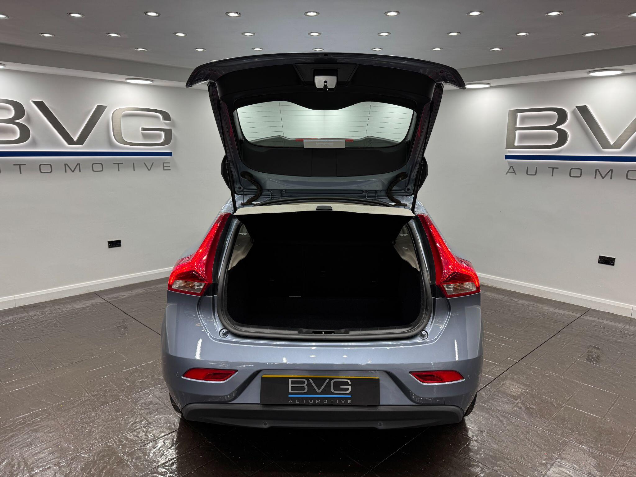 Volvo V40 view 41