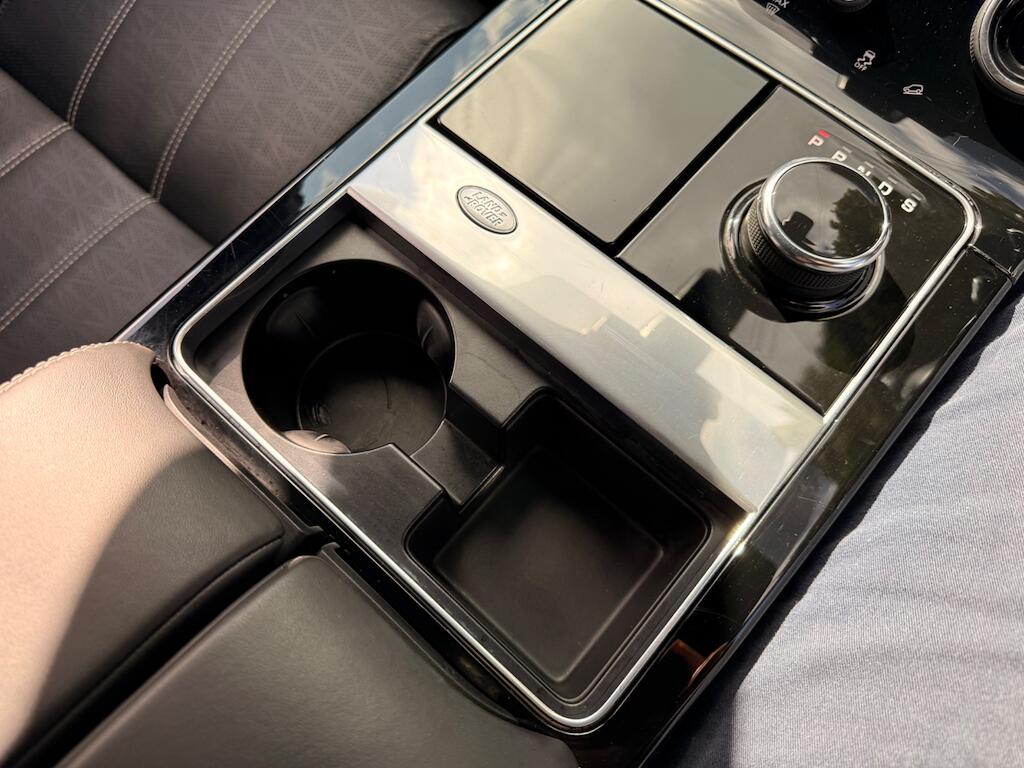 Land Rover Range Rover Velar view 61
