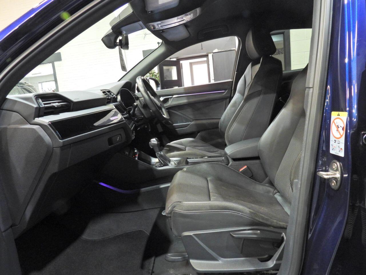 Audi Q3 view 15