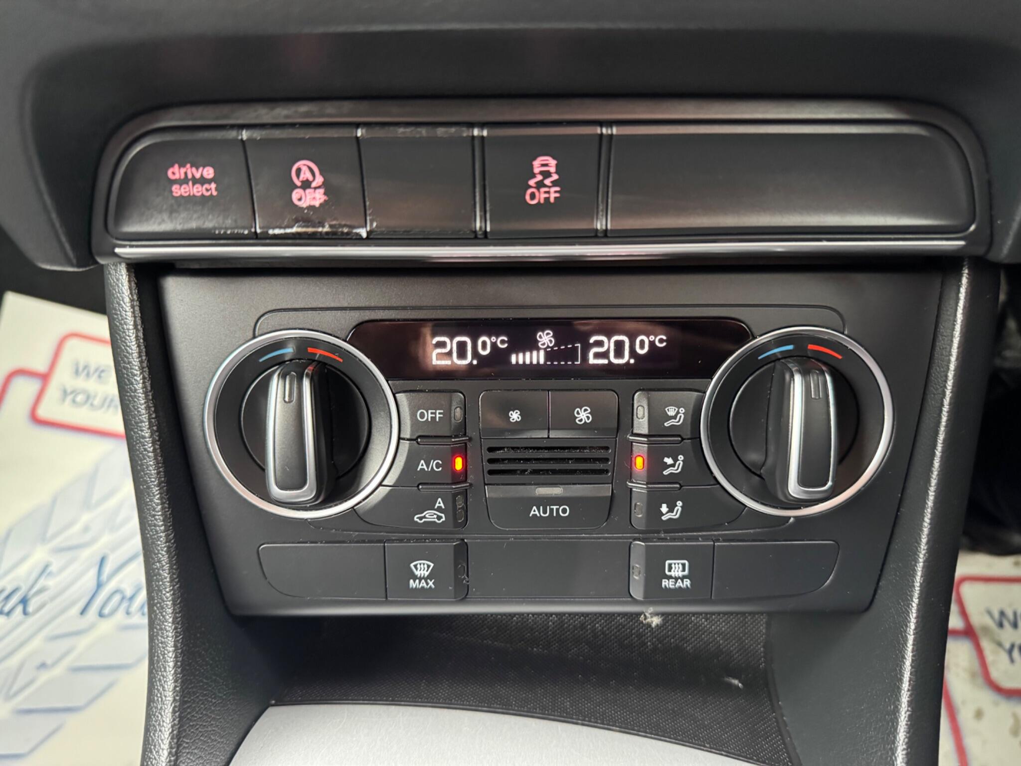 Audi Q3 view 32
