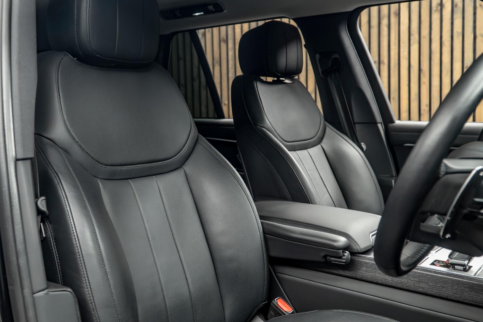 Land Rover Range Rover view 2