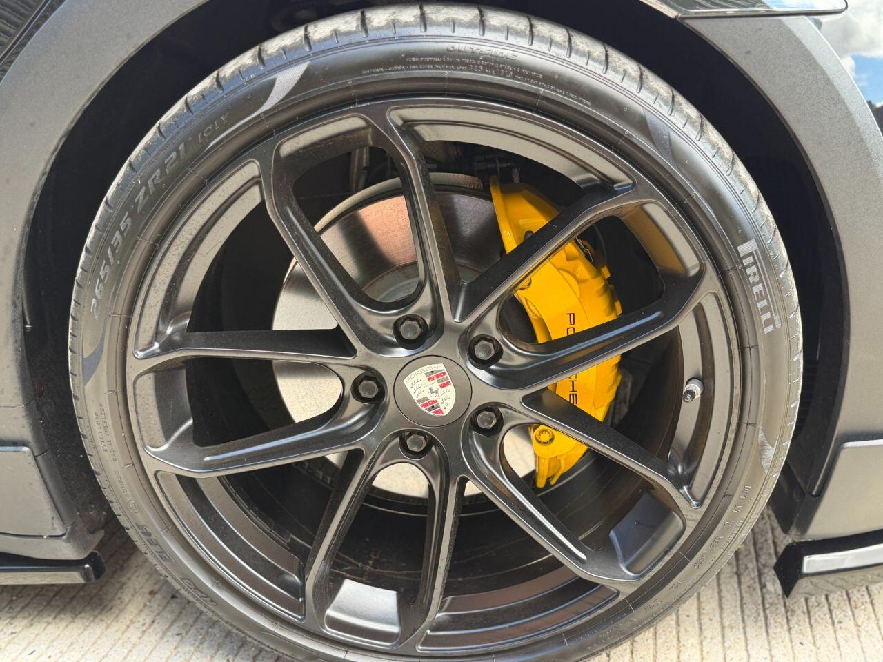 Porsche Taycan view 10