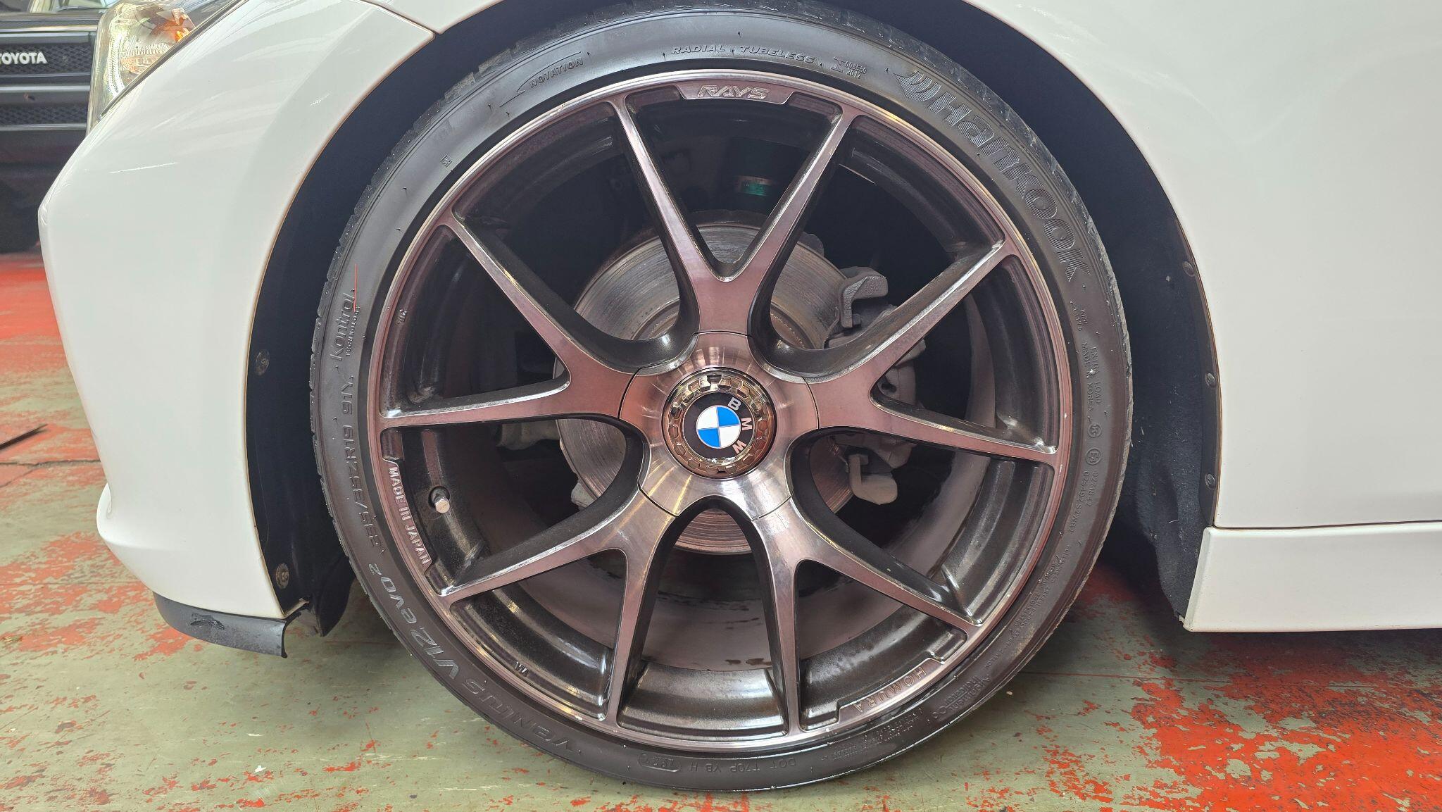 BMW 3 Series view 35