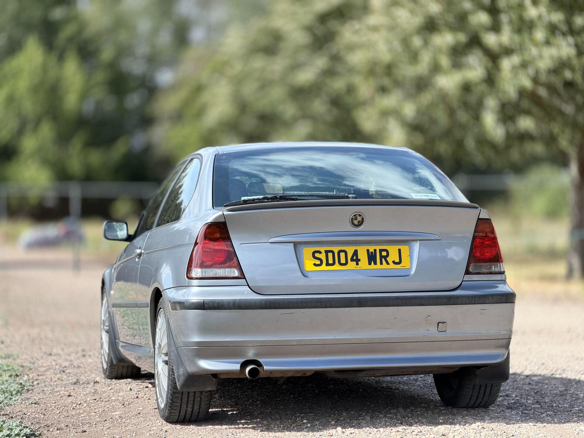 BMW 3 Series view 8