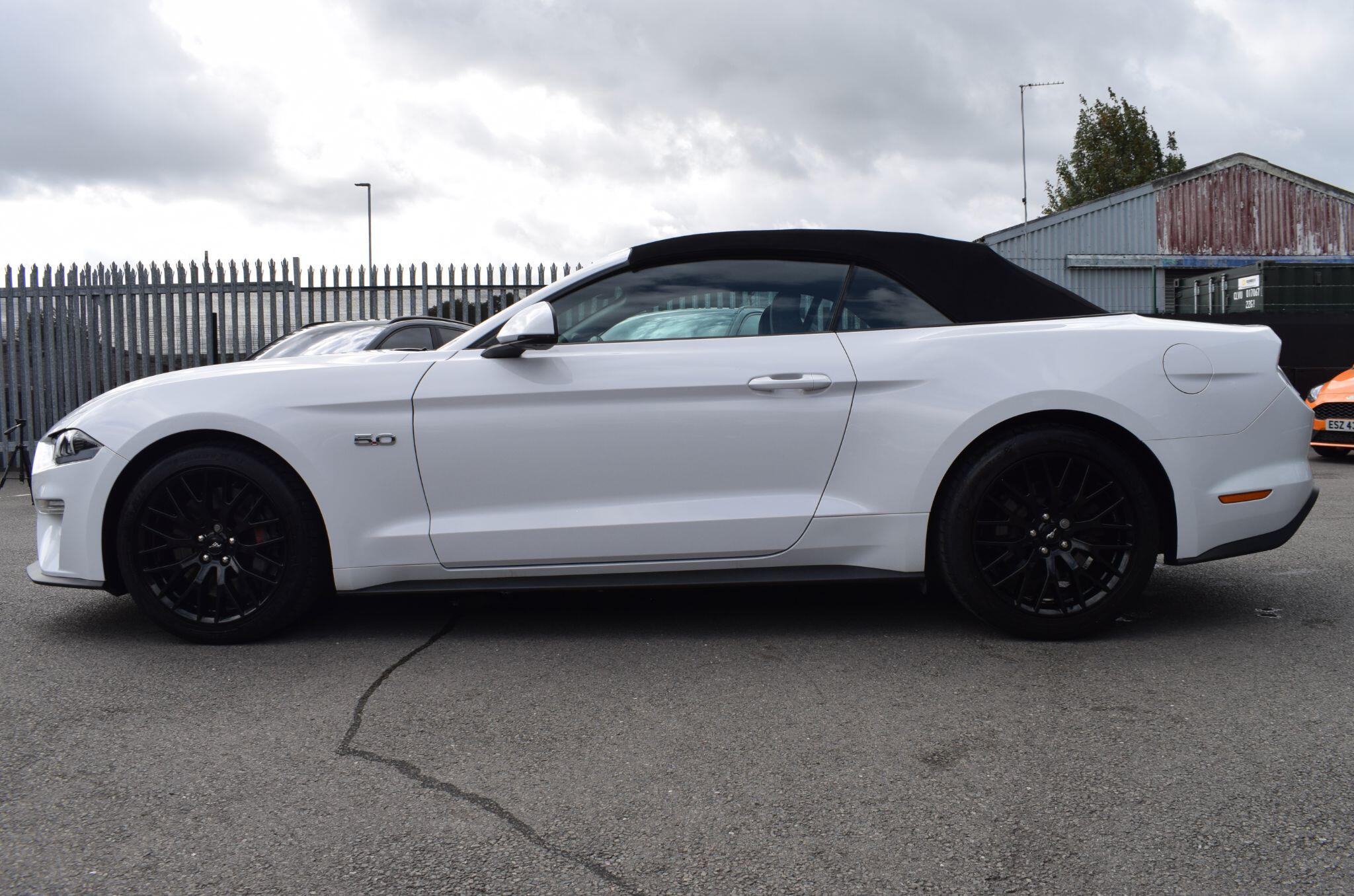 Ford Mustang view 5
