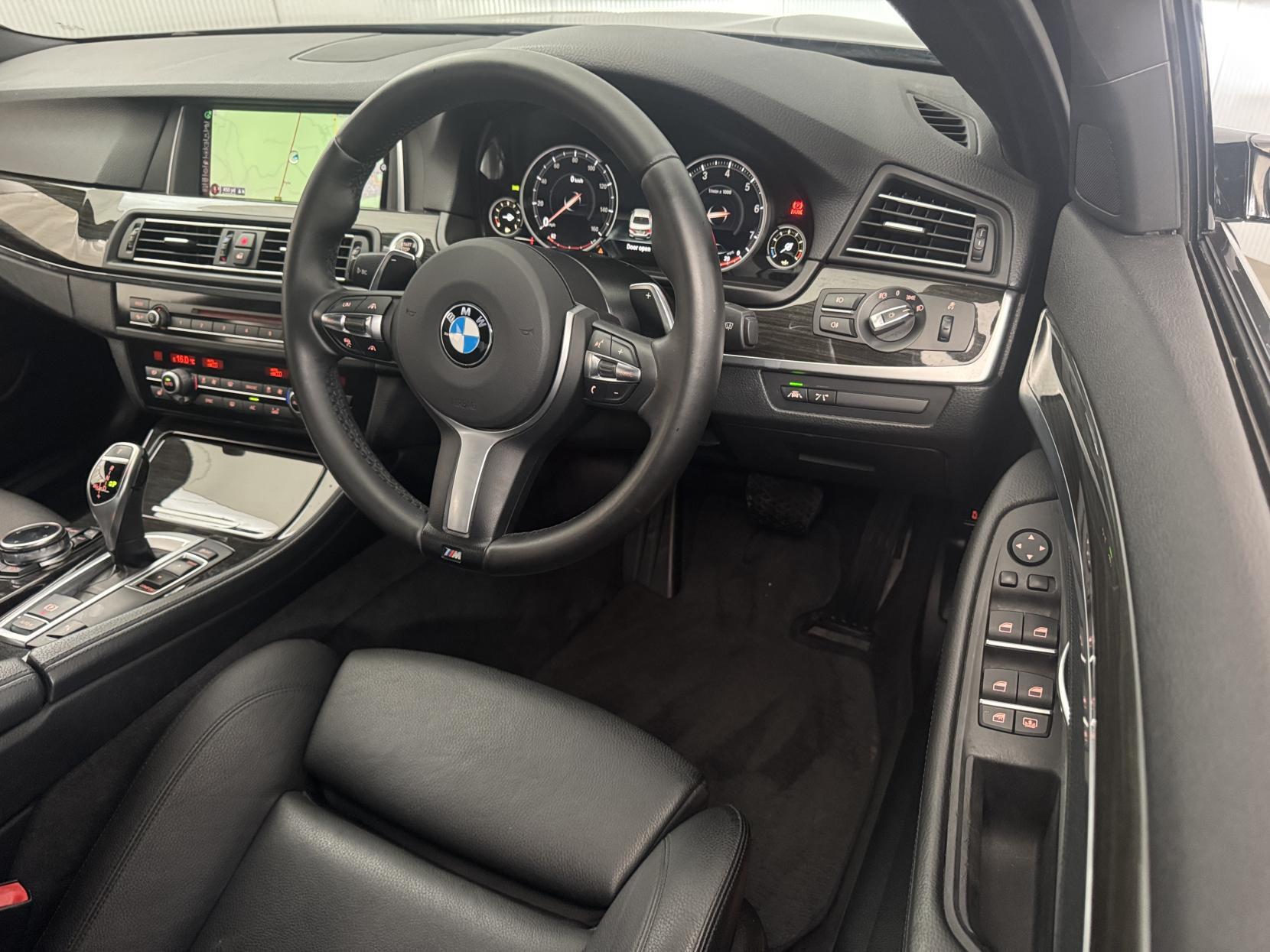 BMW 5 Series view 56