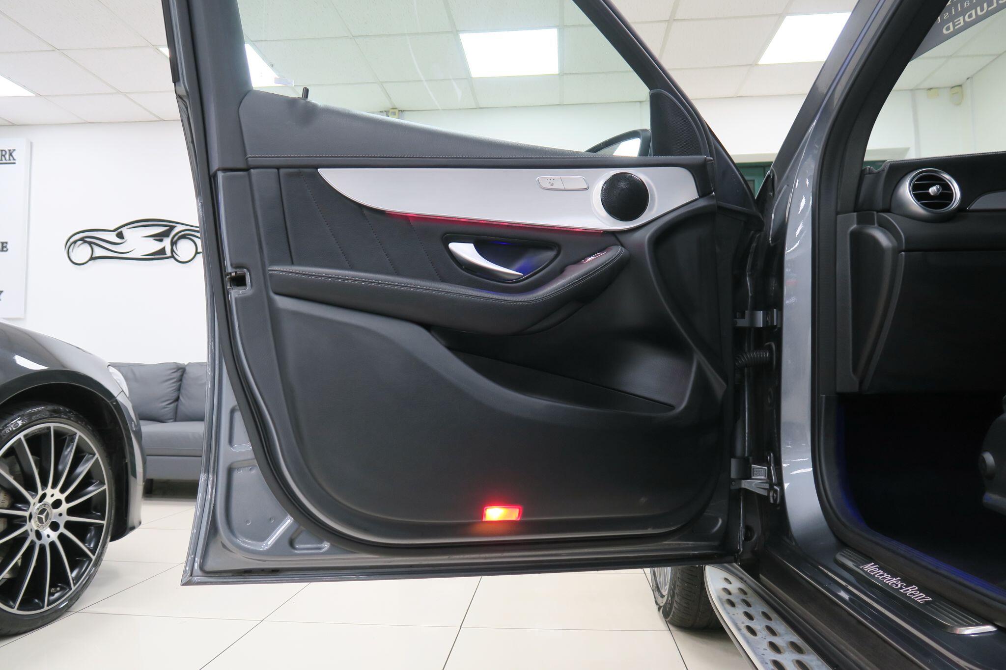 Mercedes-Benz GLC view 11