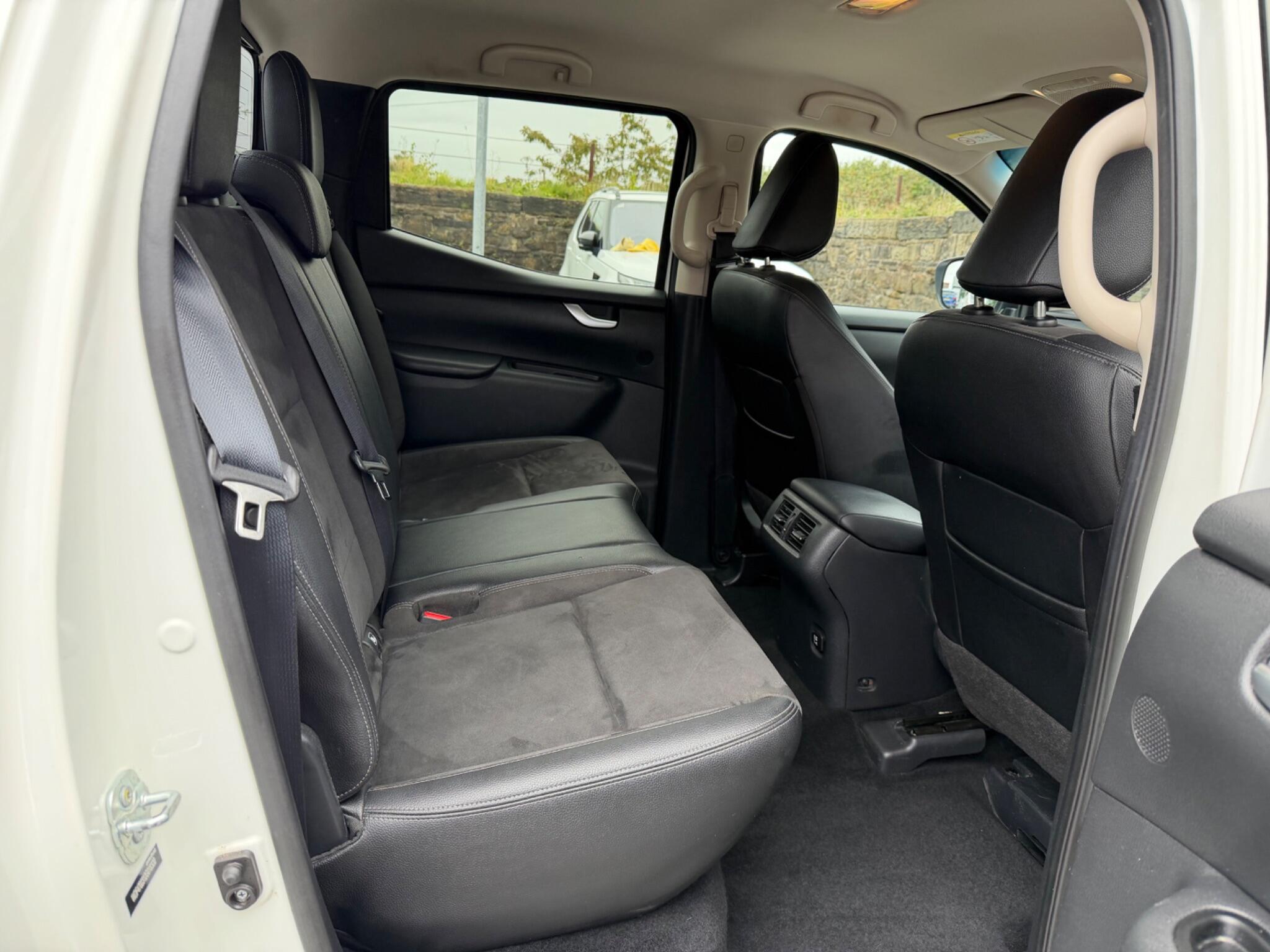 Mercedes-Benz X-Class view 18