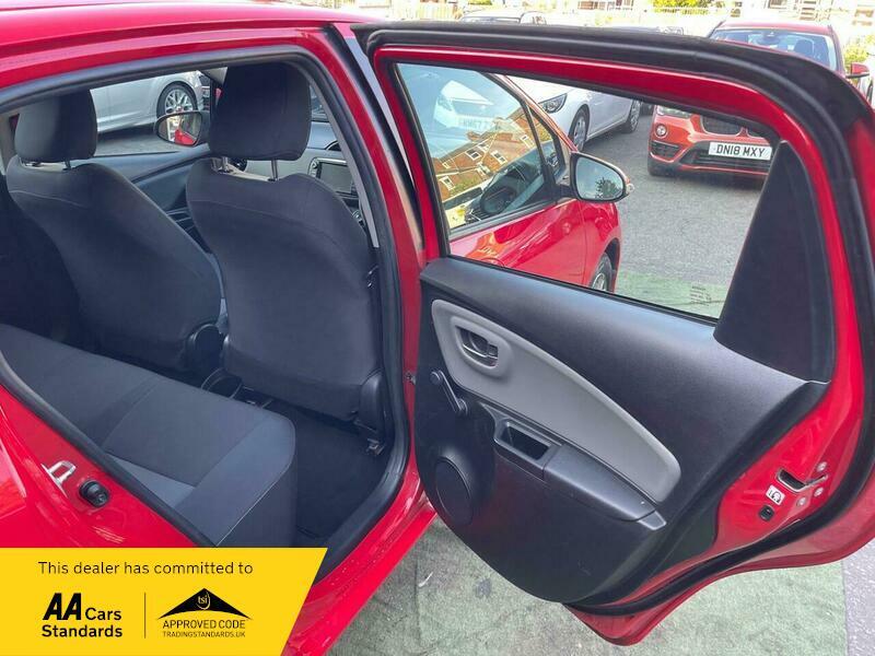 2017 Toyota Yaris 1.5 VVT-i Icon Euro 6 5dr • 37,180 miles image 25
