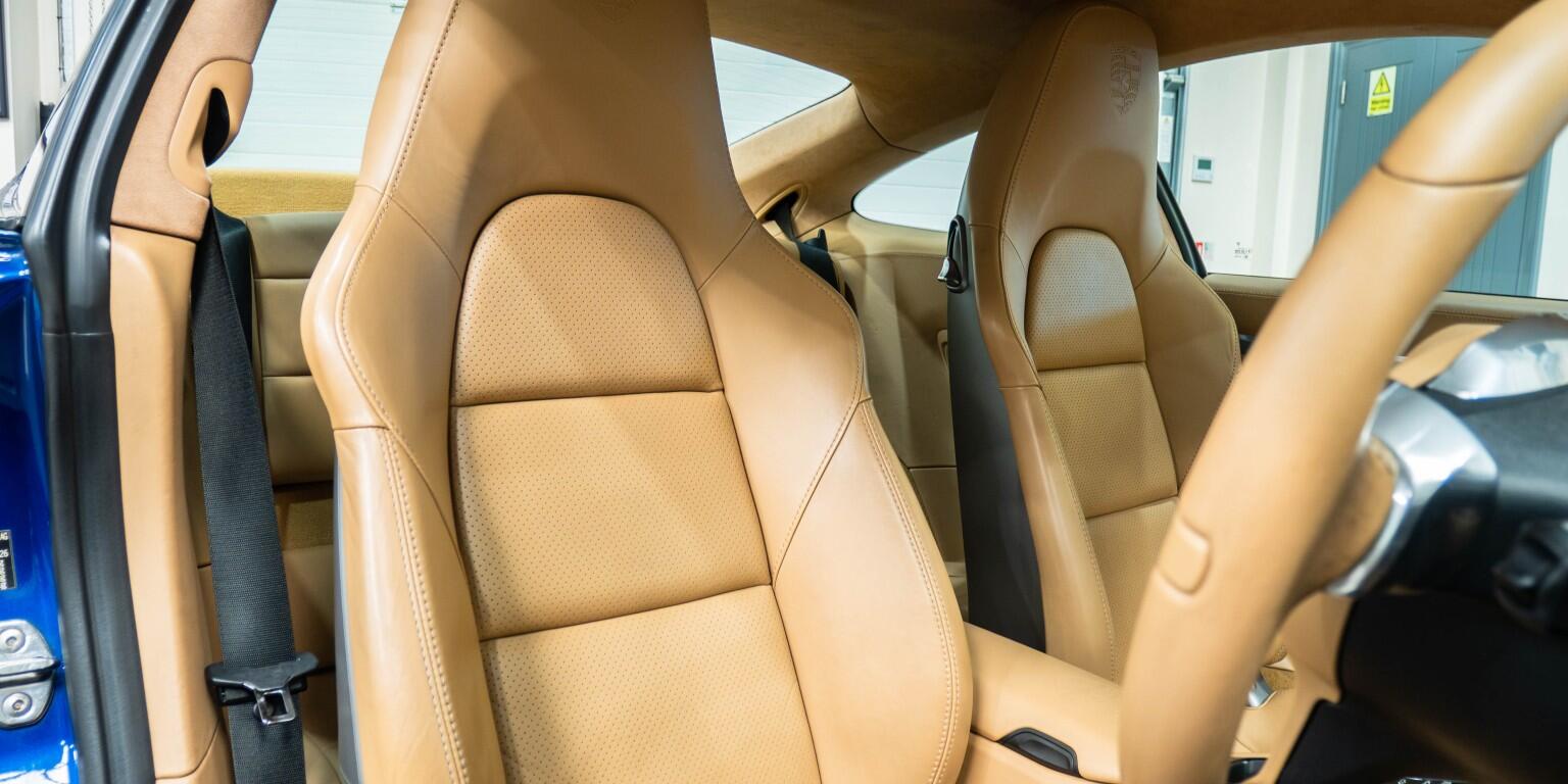 Porsche 911 view 15