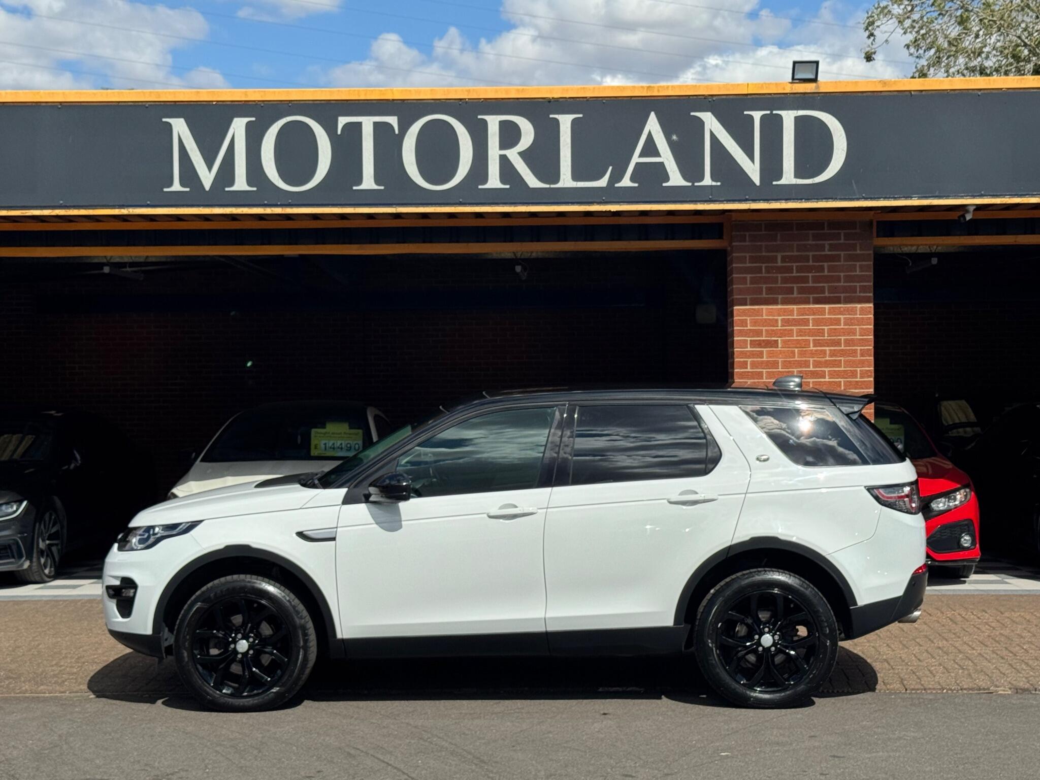 Land Rover Discovery Sport view 6