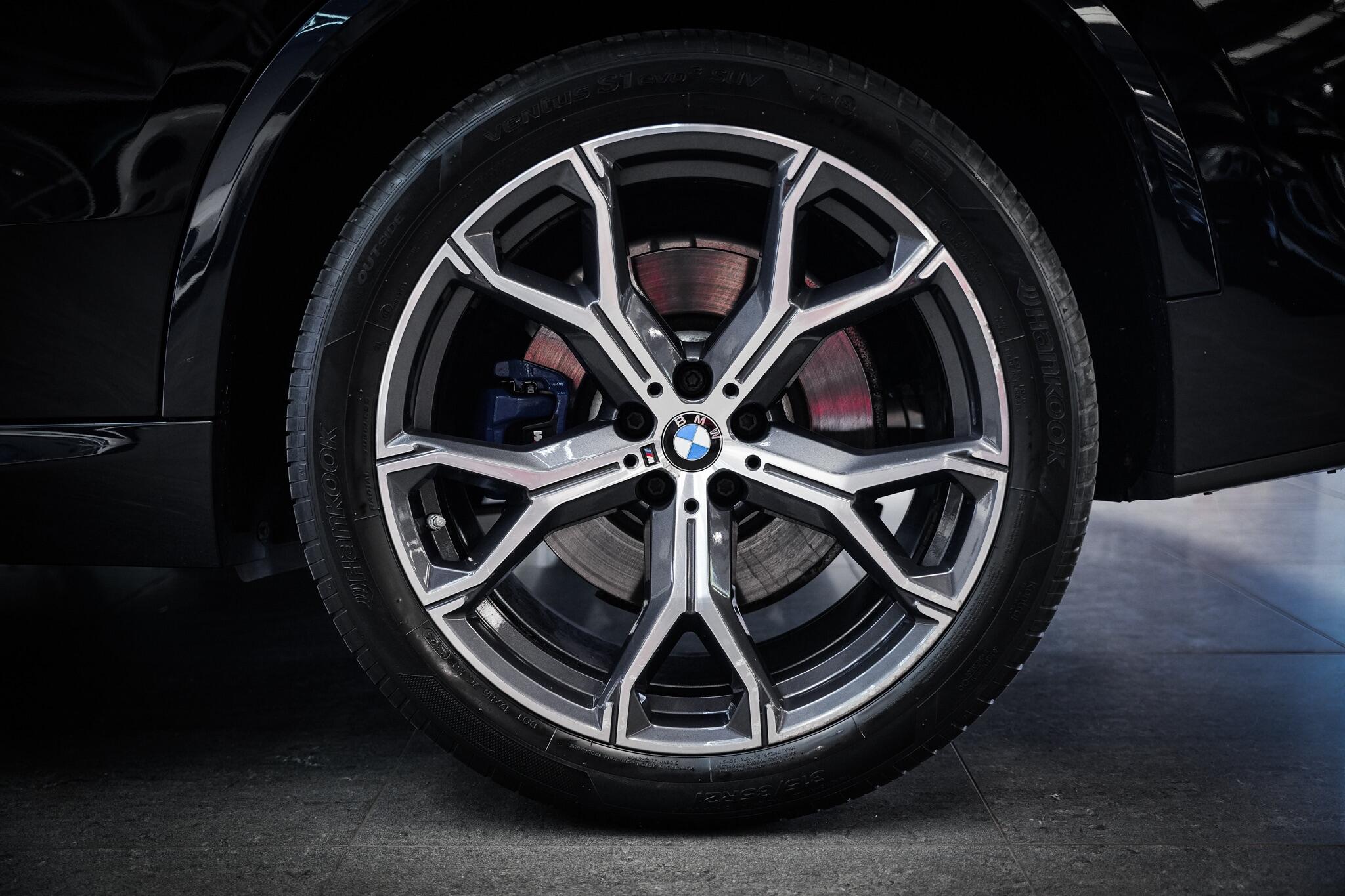 BMW X5 view 28