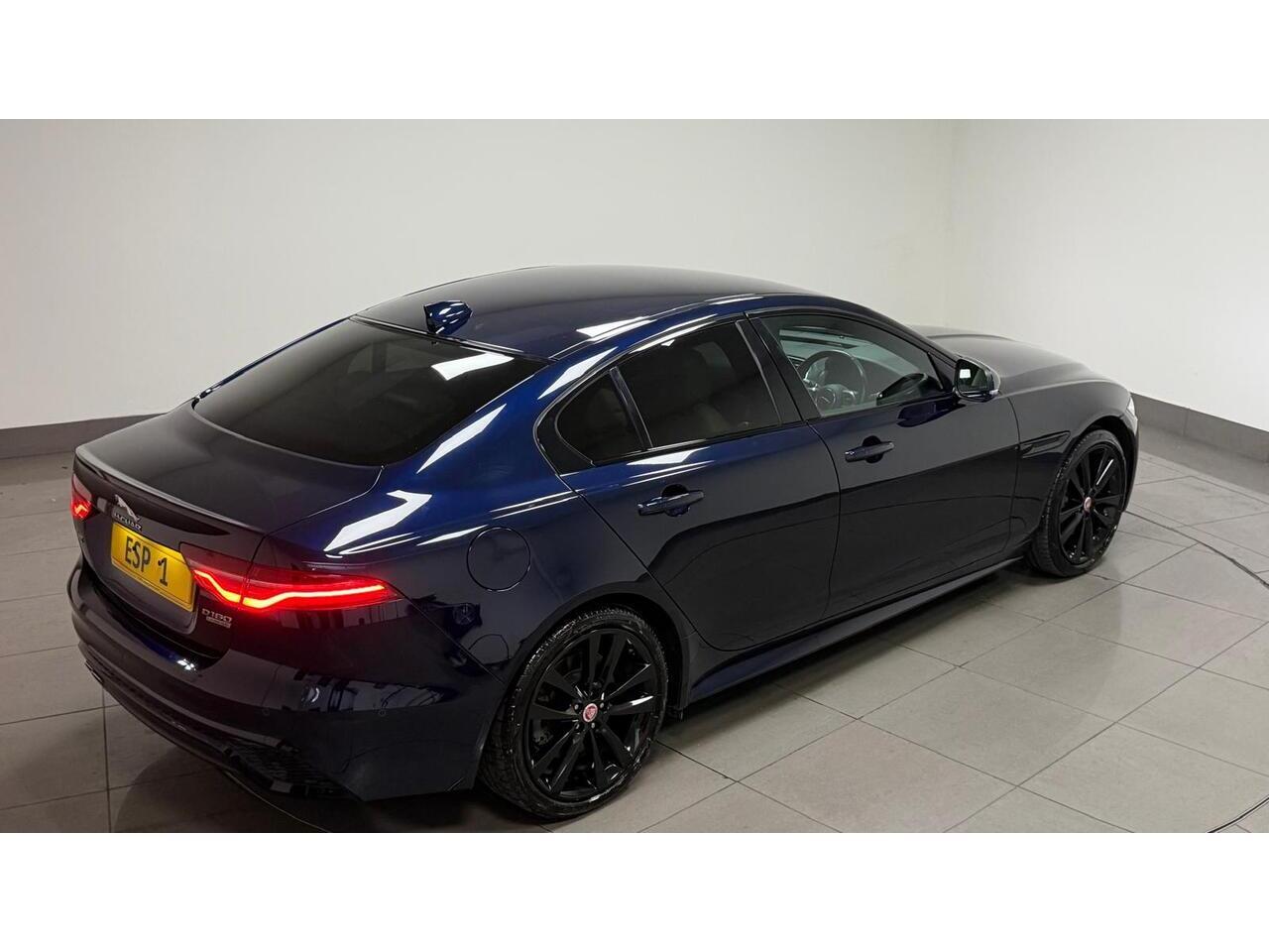 Jaguar Xe view 22