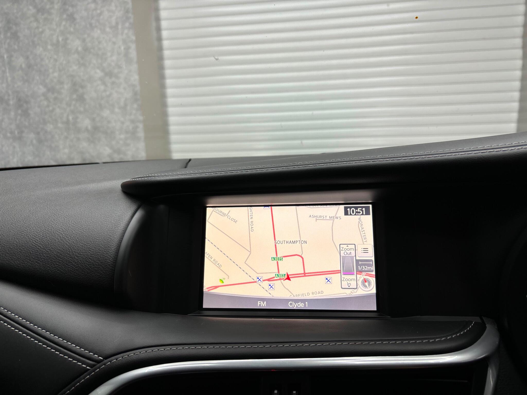 Infiniti Q30 view 10
