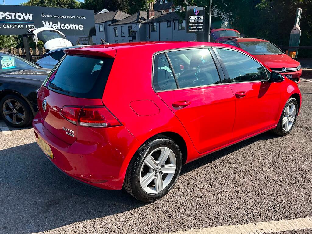 Volkswagen Golf view 3
