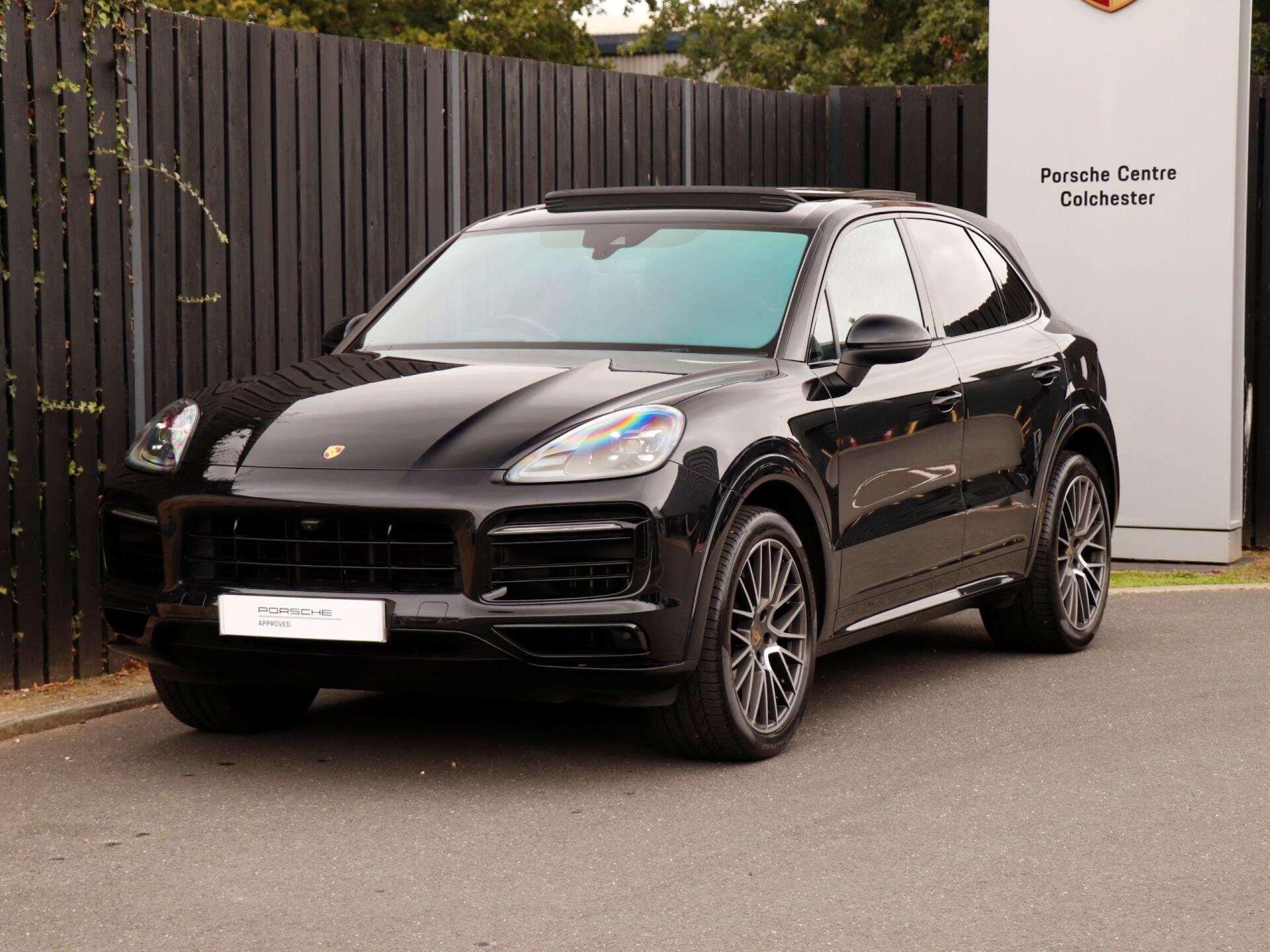Porsche Cayenne view 36