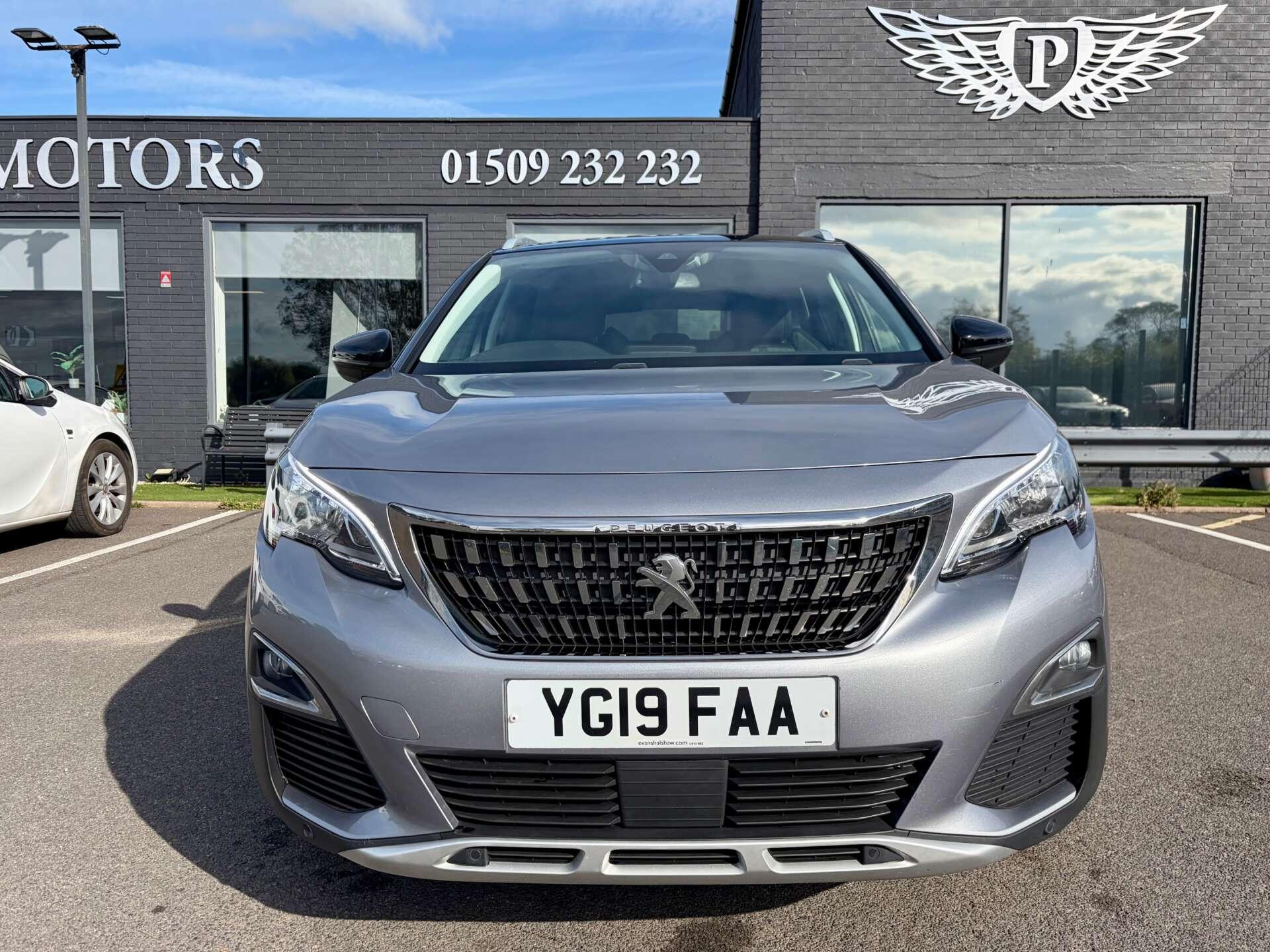 Peugeot 3008 view 3