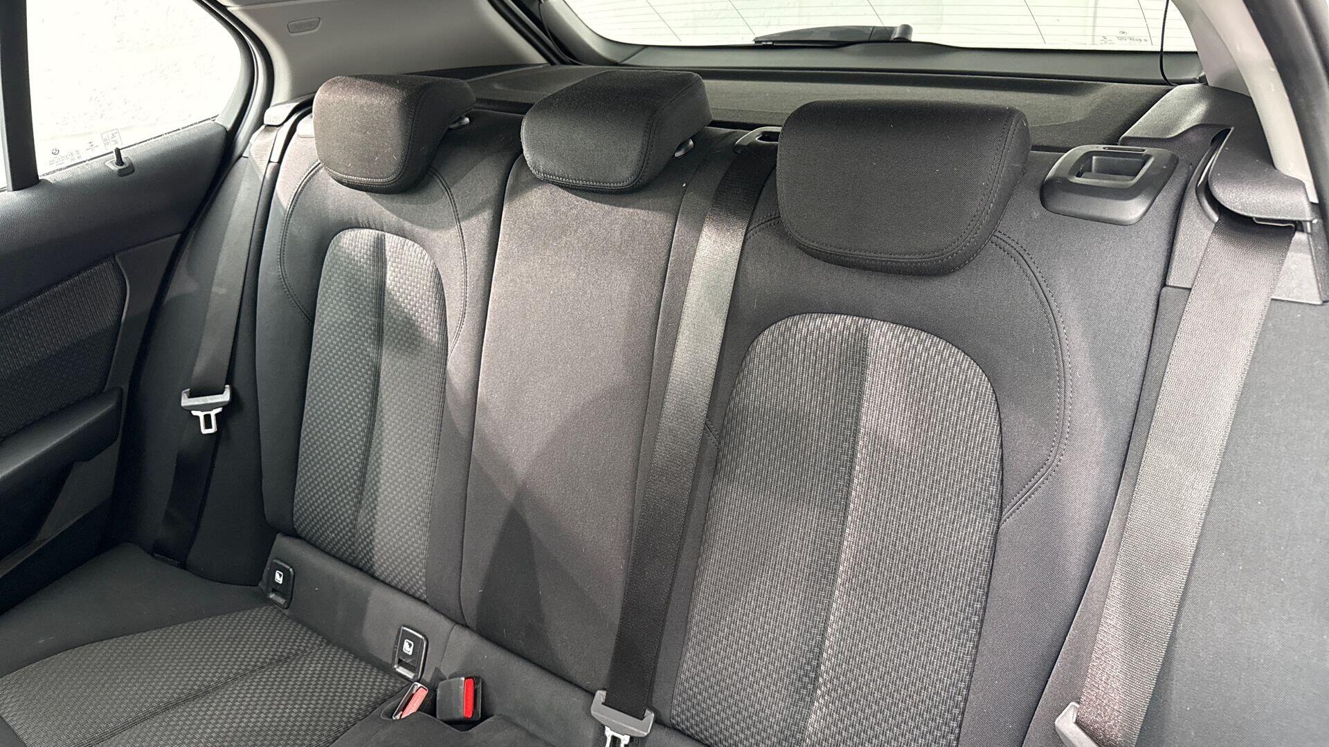 BMW 1 Series view 12