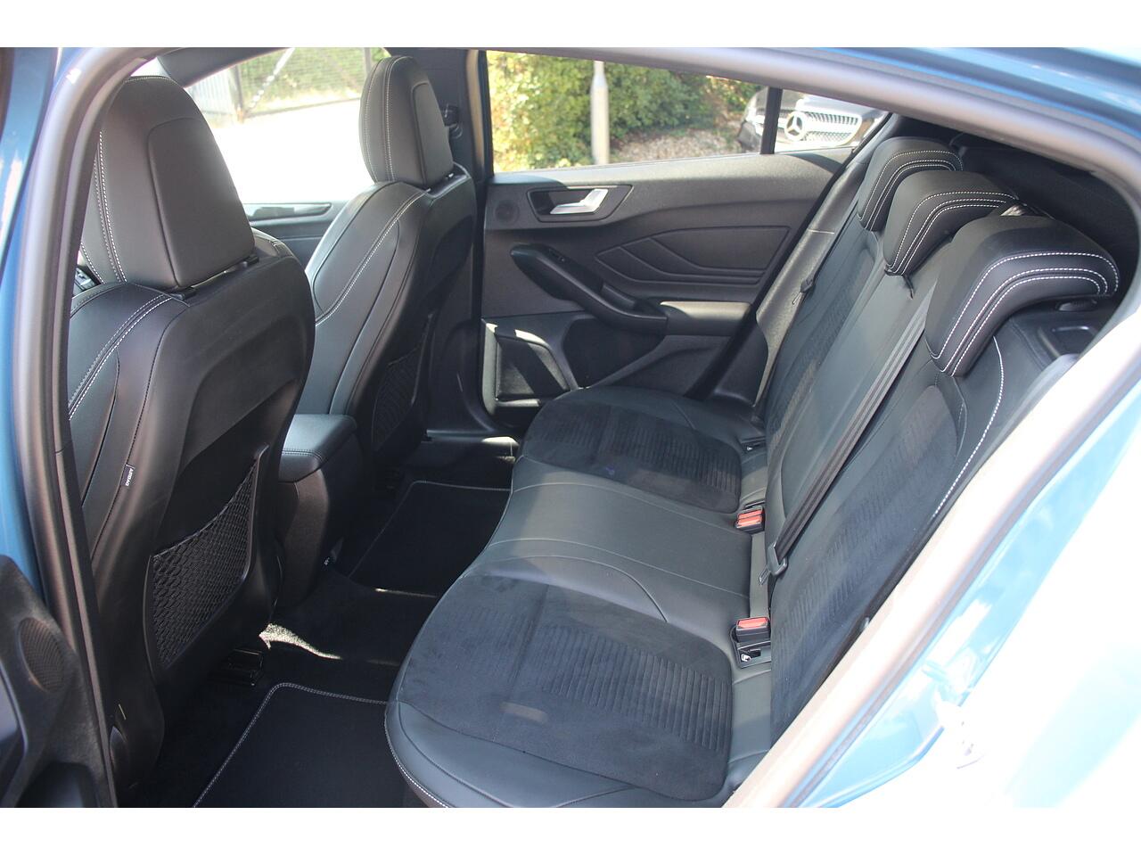 Ford Focus view 19