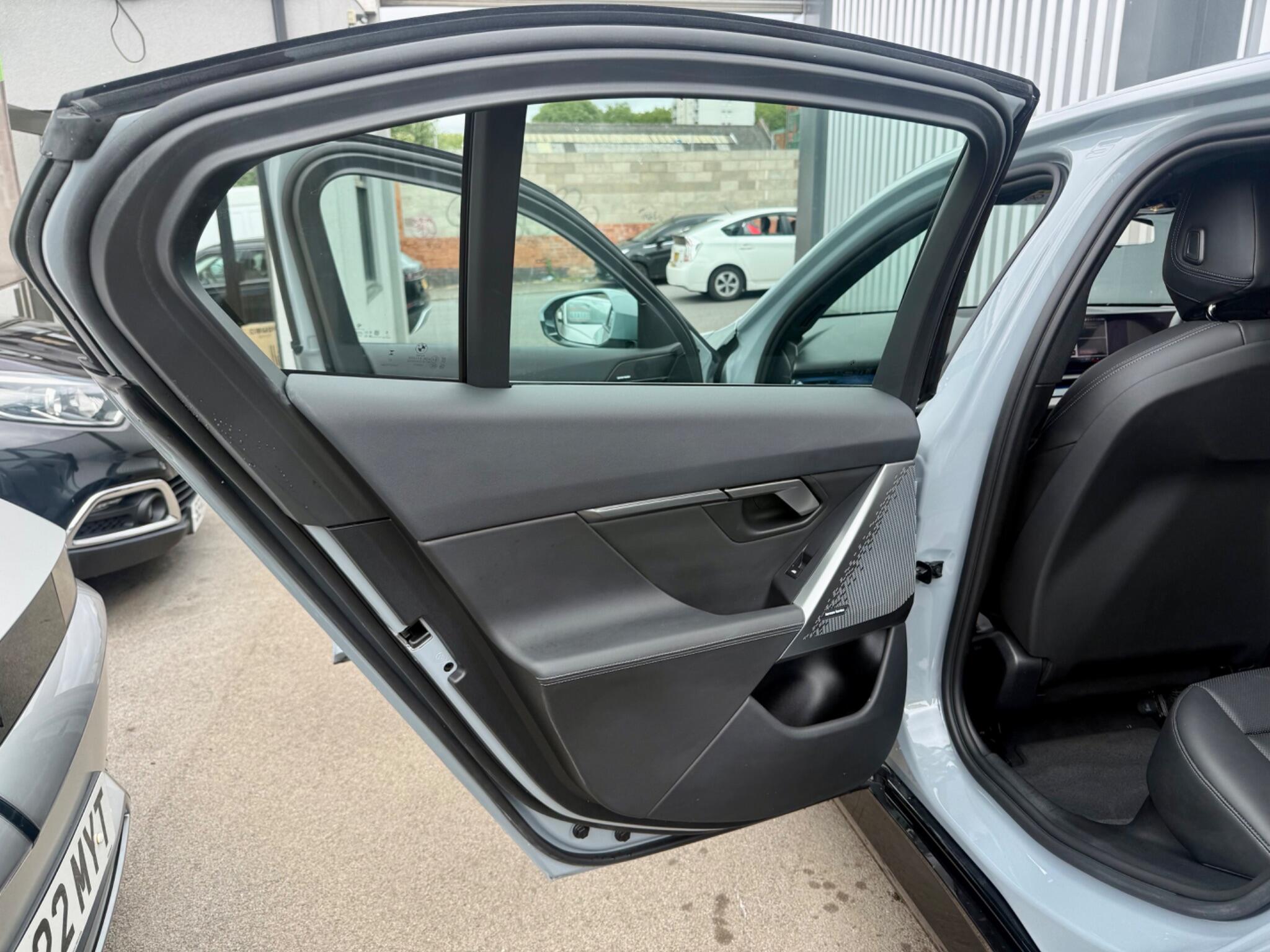 BMW I5 view 17