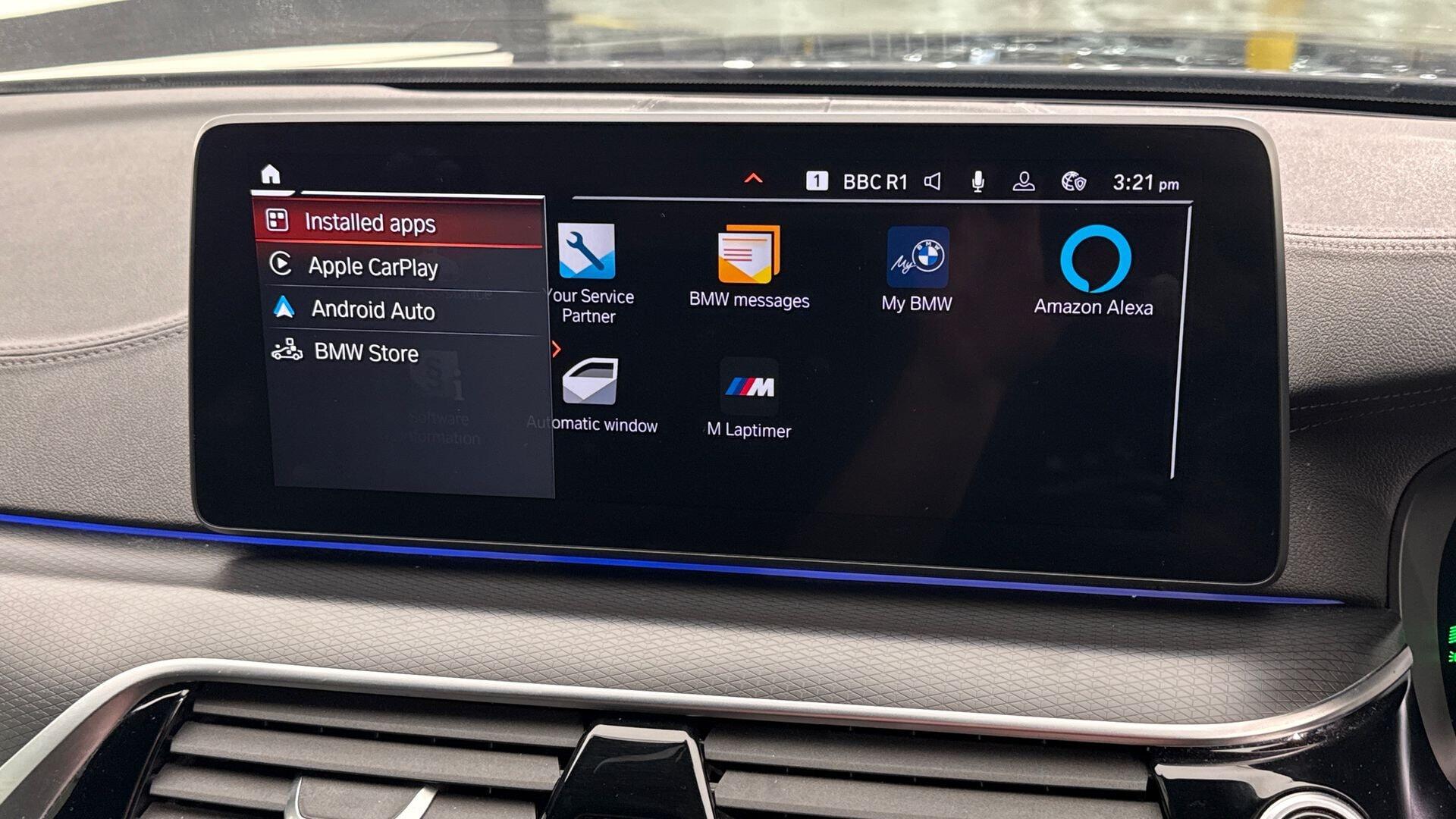 BMW 5 Series view 26