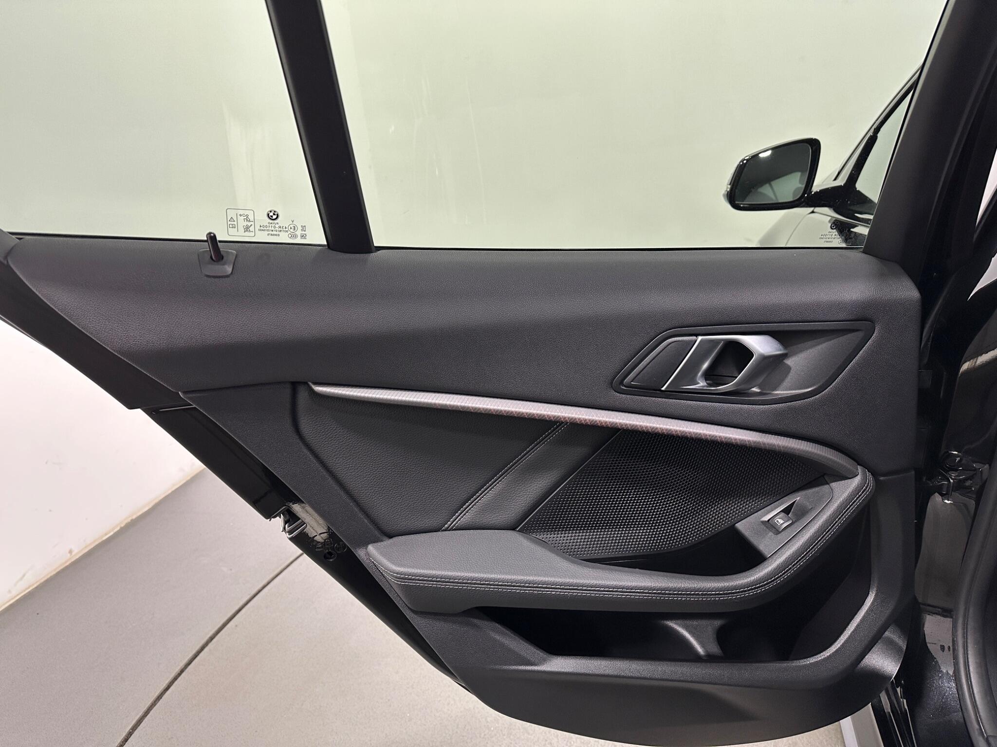 BMW 1 Series view 42