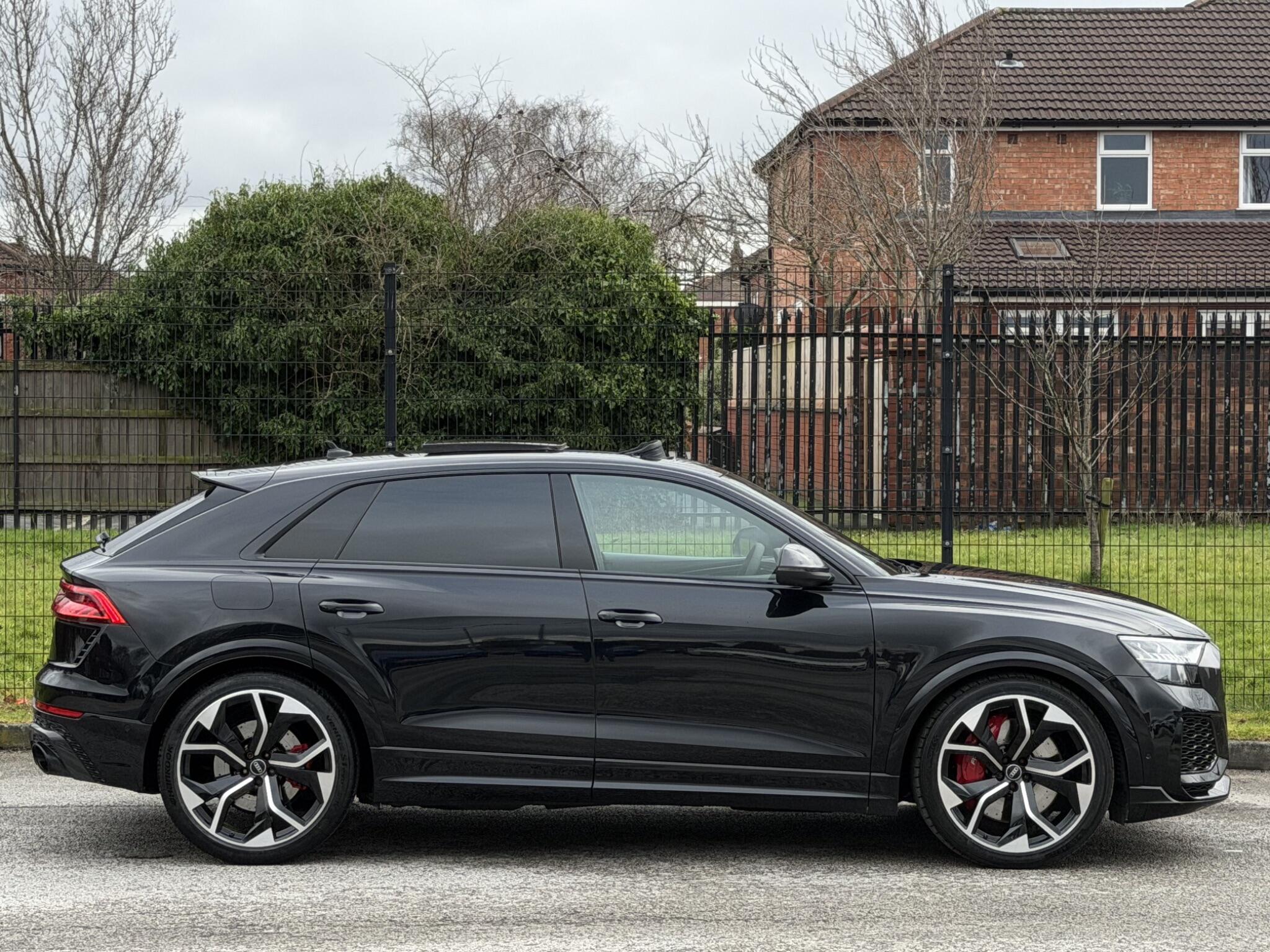 Audi Audi RSQ8 view 18