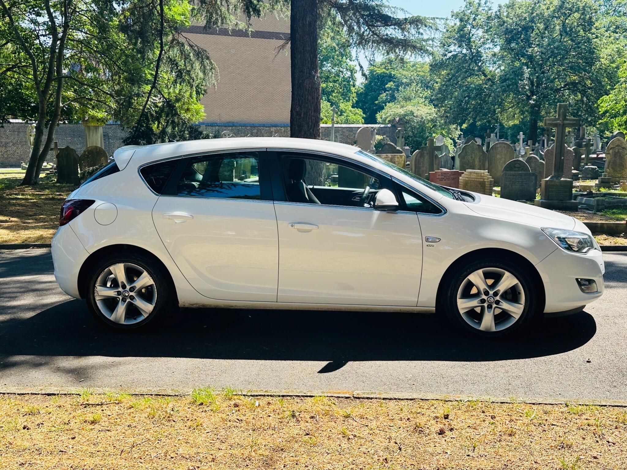Vauxhall Astra view 6
