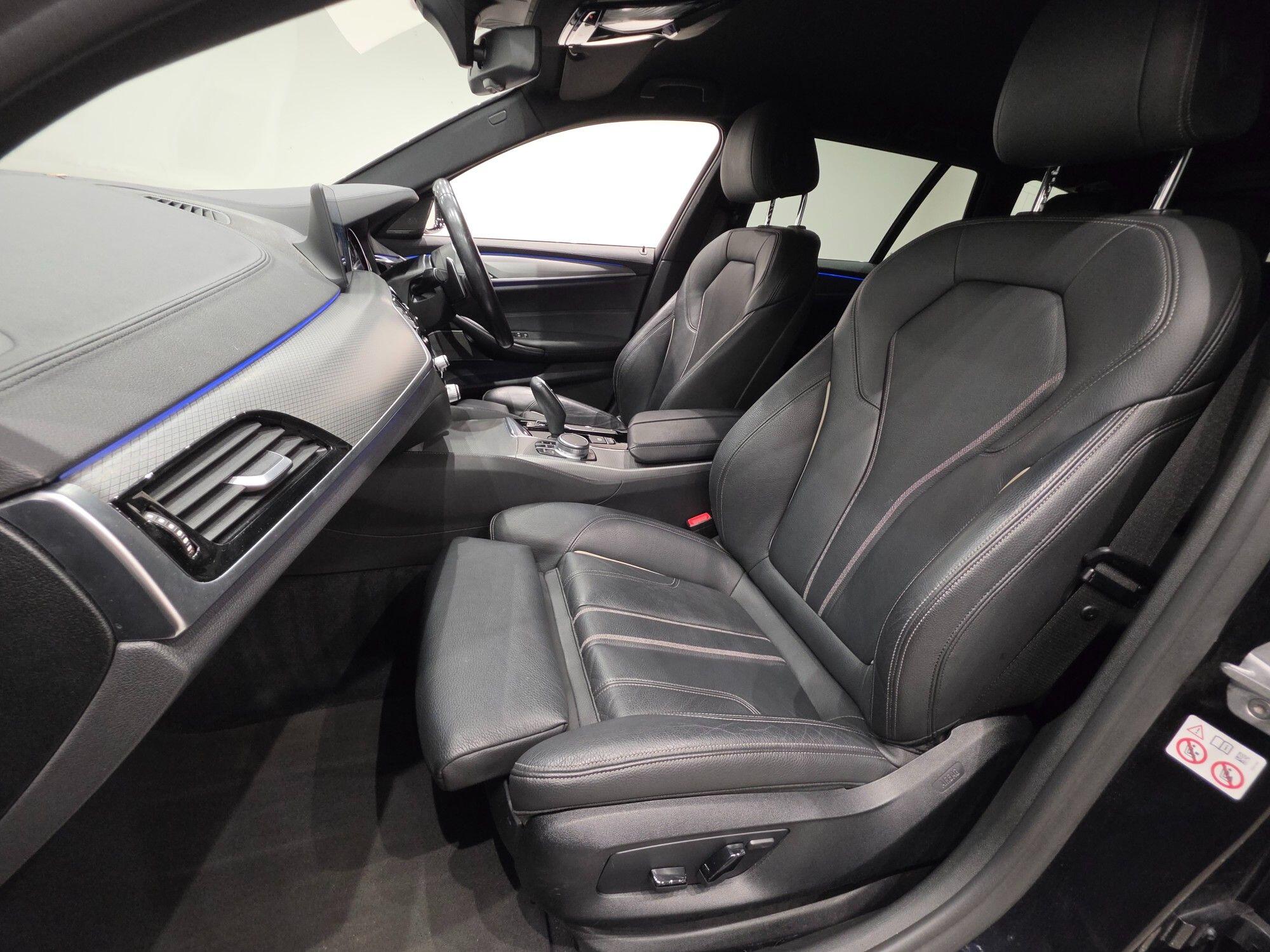 BMW 5 Series view 82