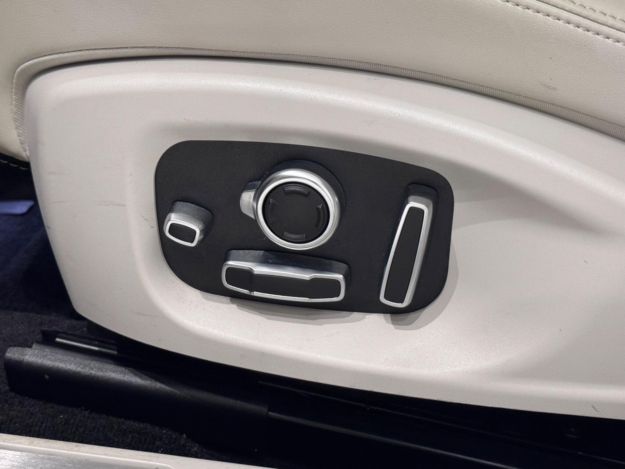 Jaguar I-Pace view 15