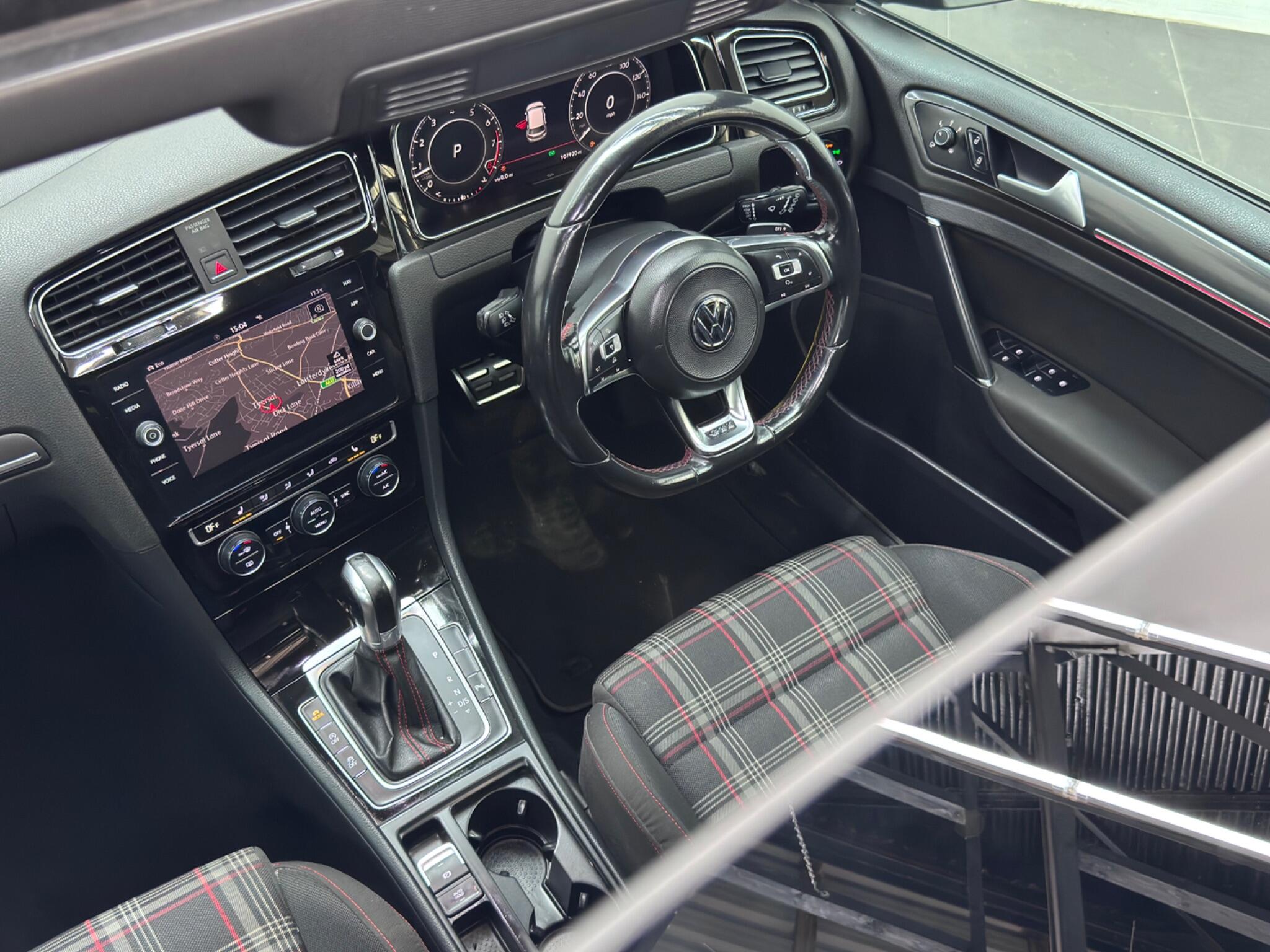 Volkswagen Golf view 5