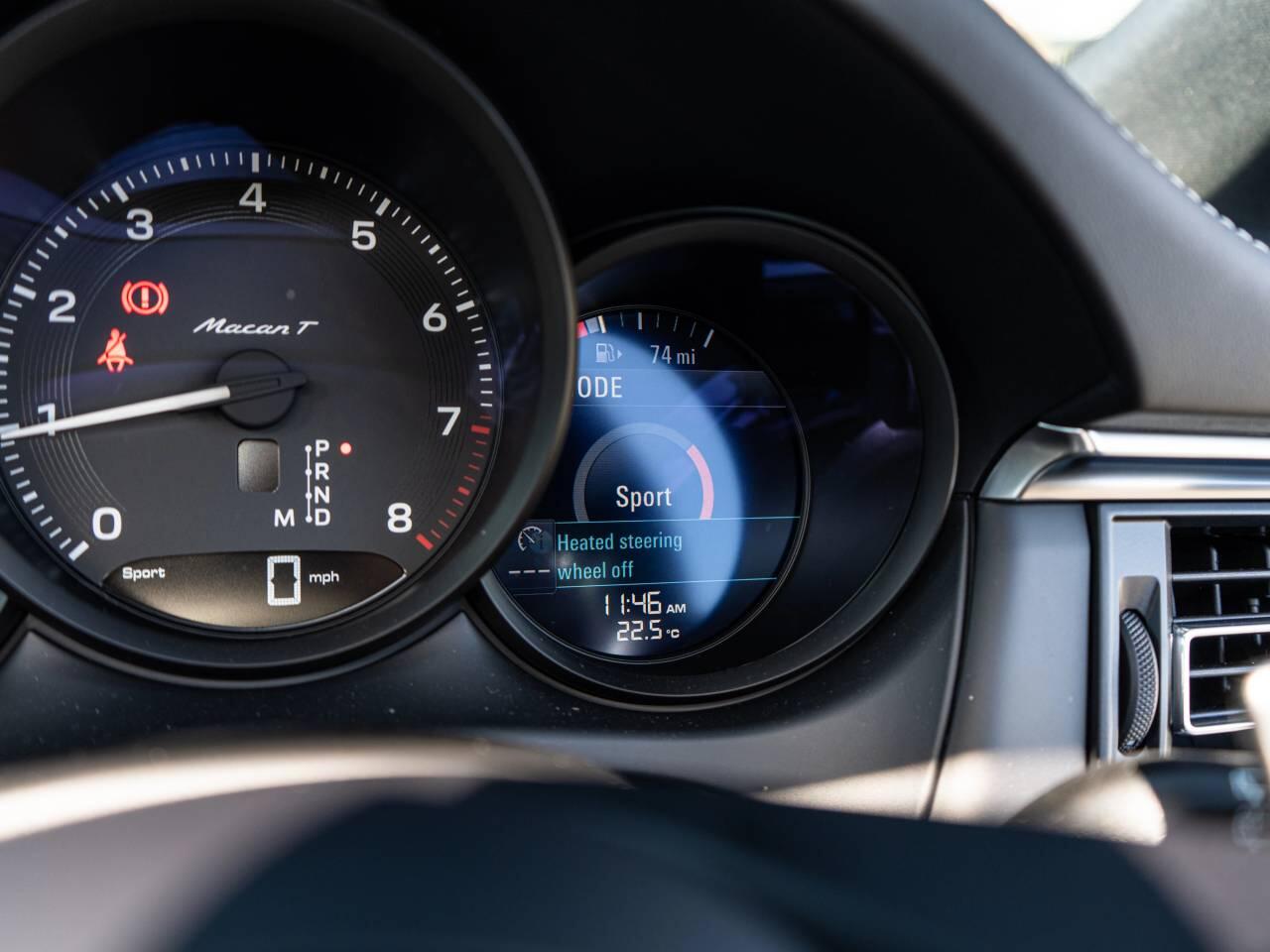 Porsche Macan view 21