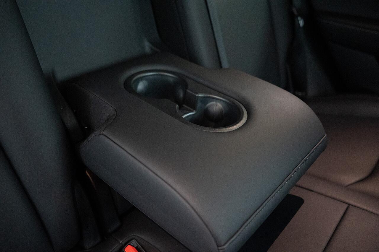 Tesla Model Y view 25
