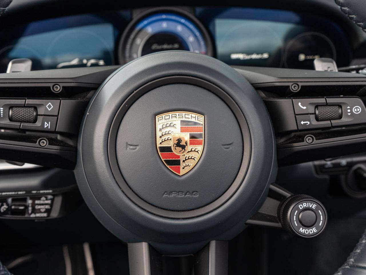 Porsche 911 view 20