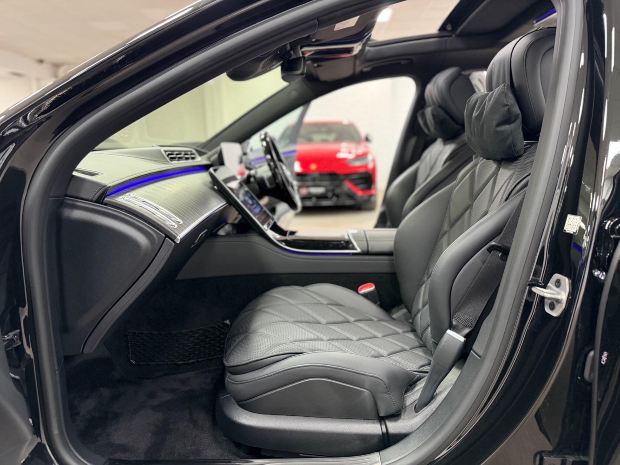 Mercedes-Benz S-Class view 73