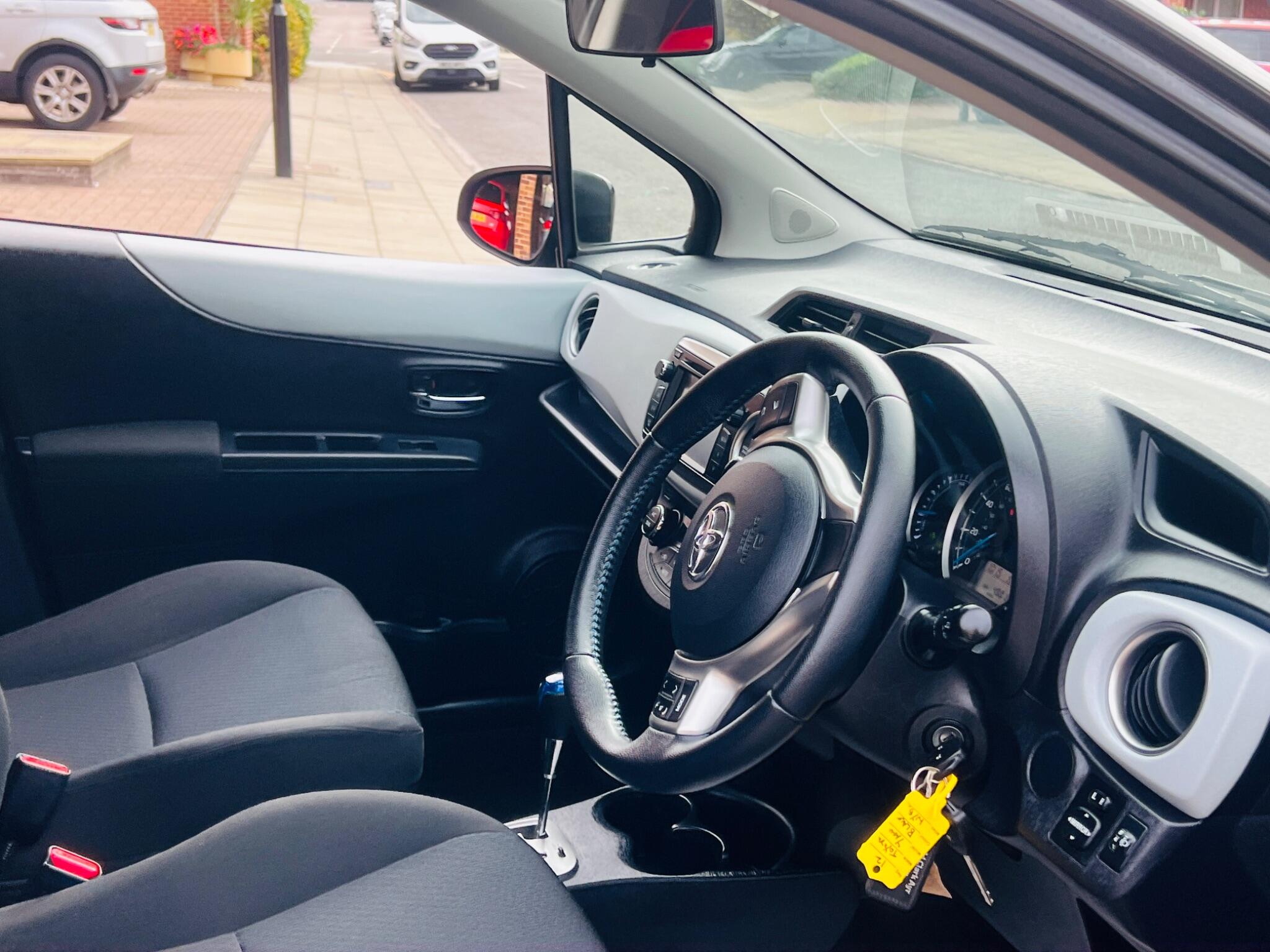 Toyota Yaris view 30