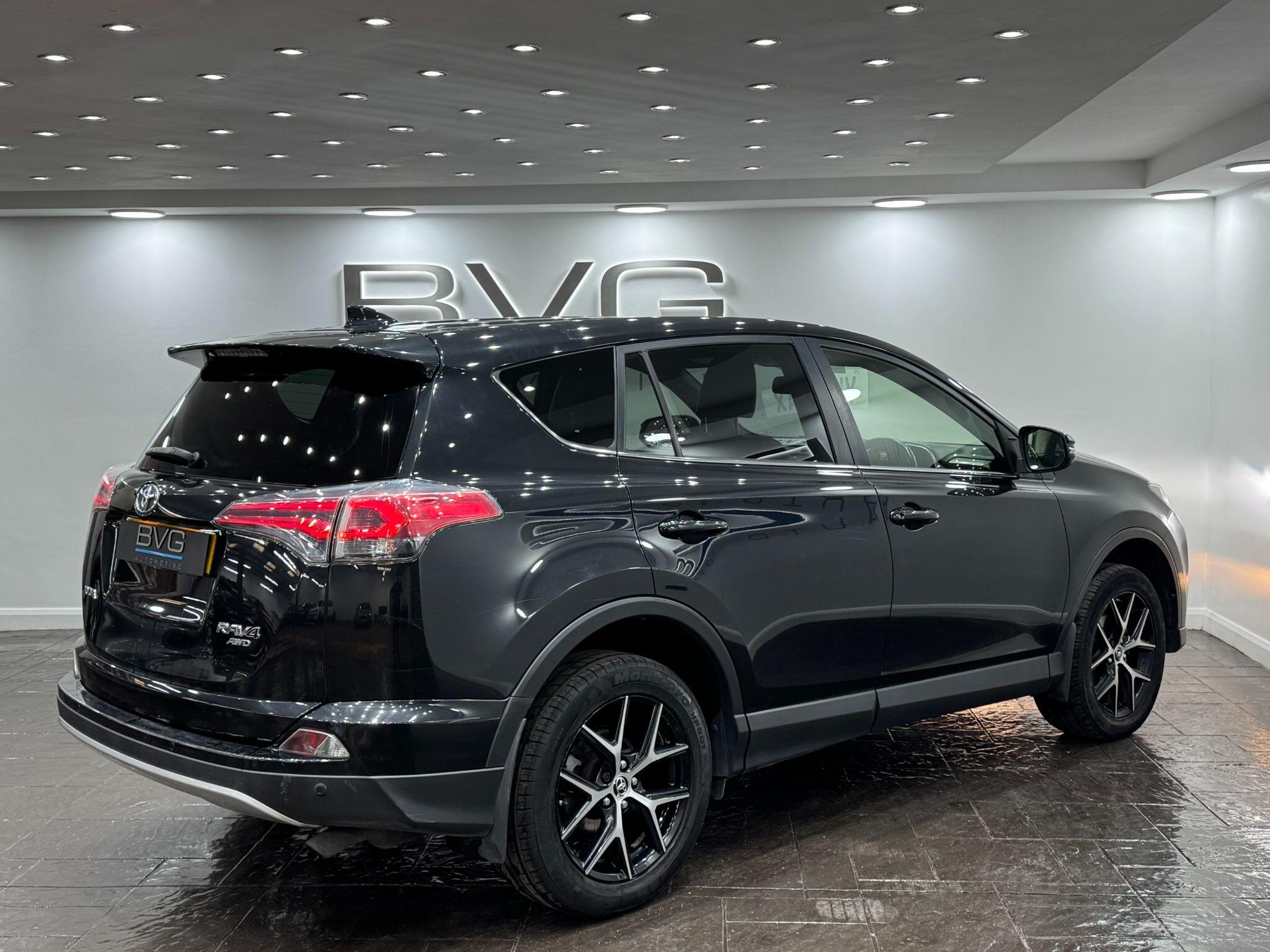 Toyota Rav4 view 11