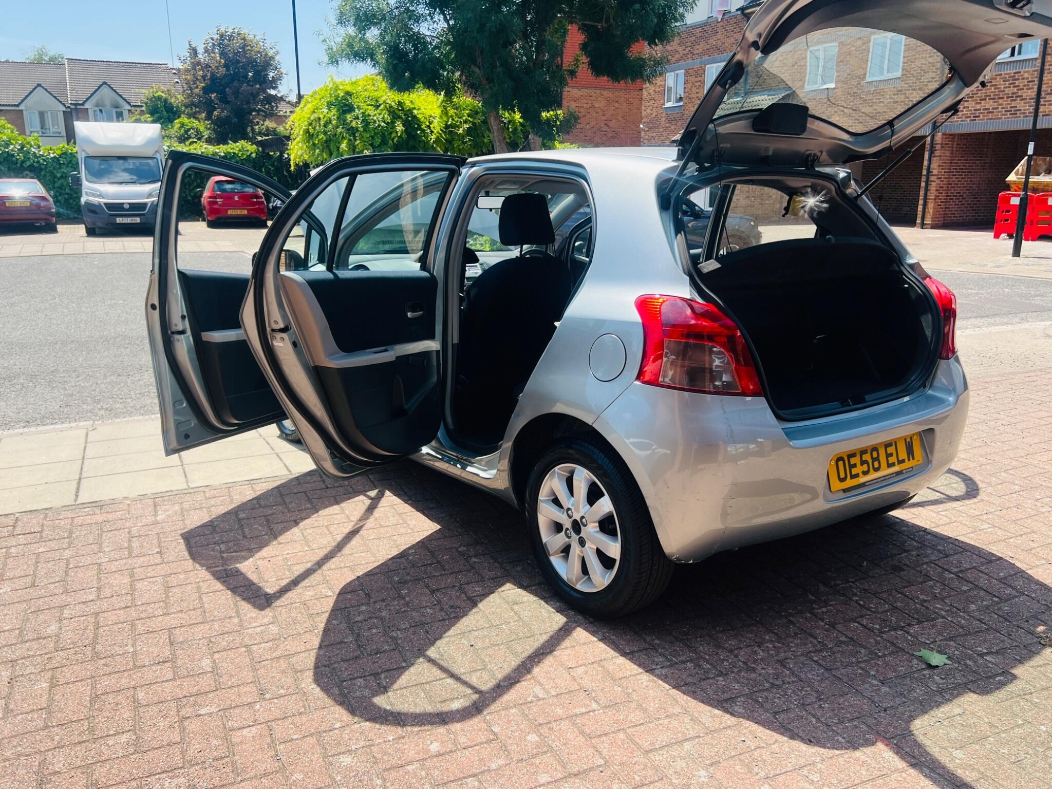 Toyota Yaris view 6