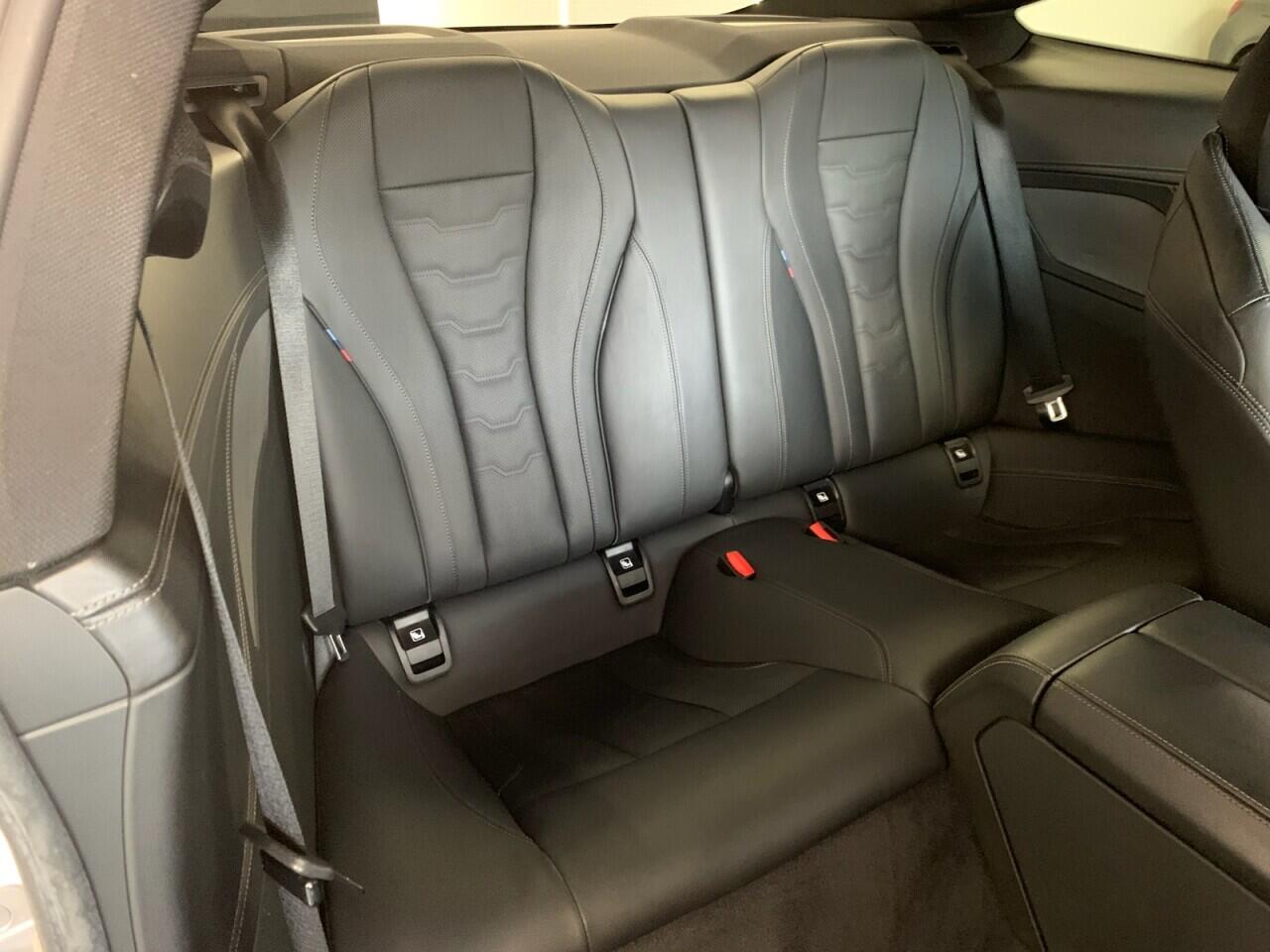 BMW 8 Series view 23