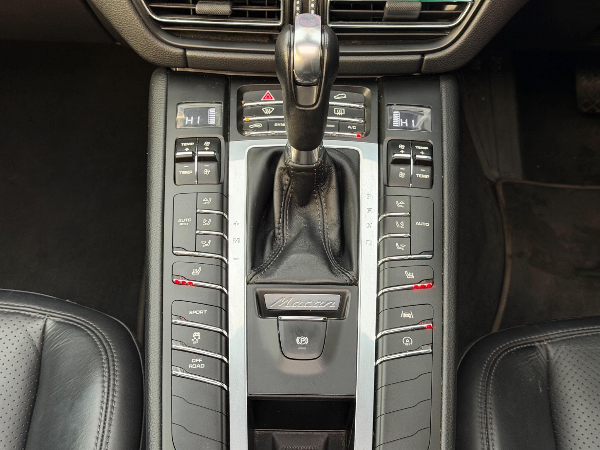 Porsche Macan view 18