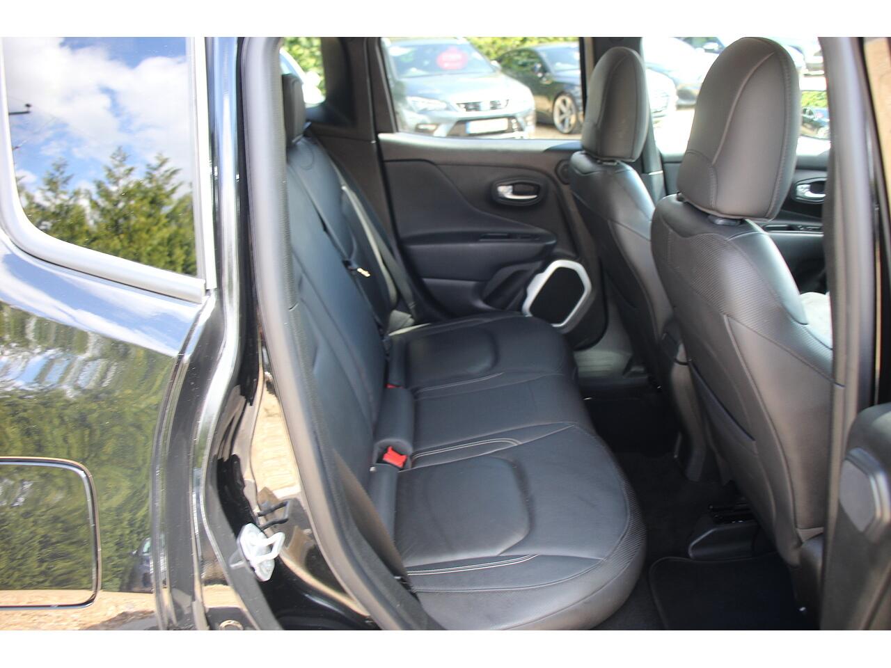 Jeep Renegade view 18