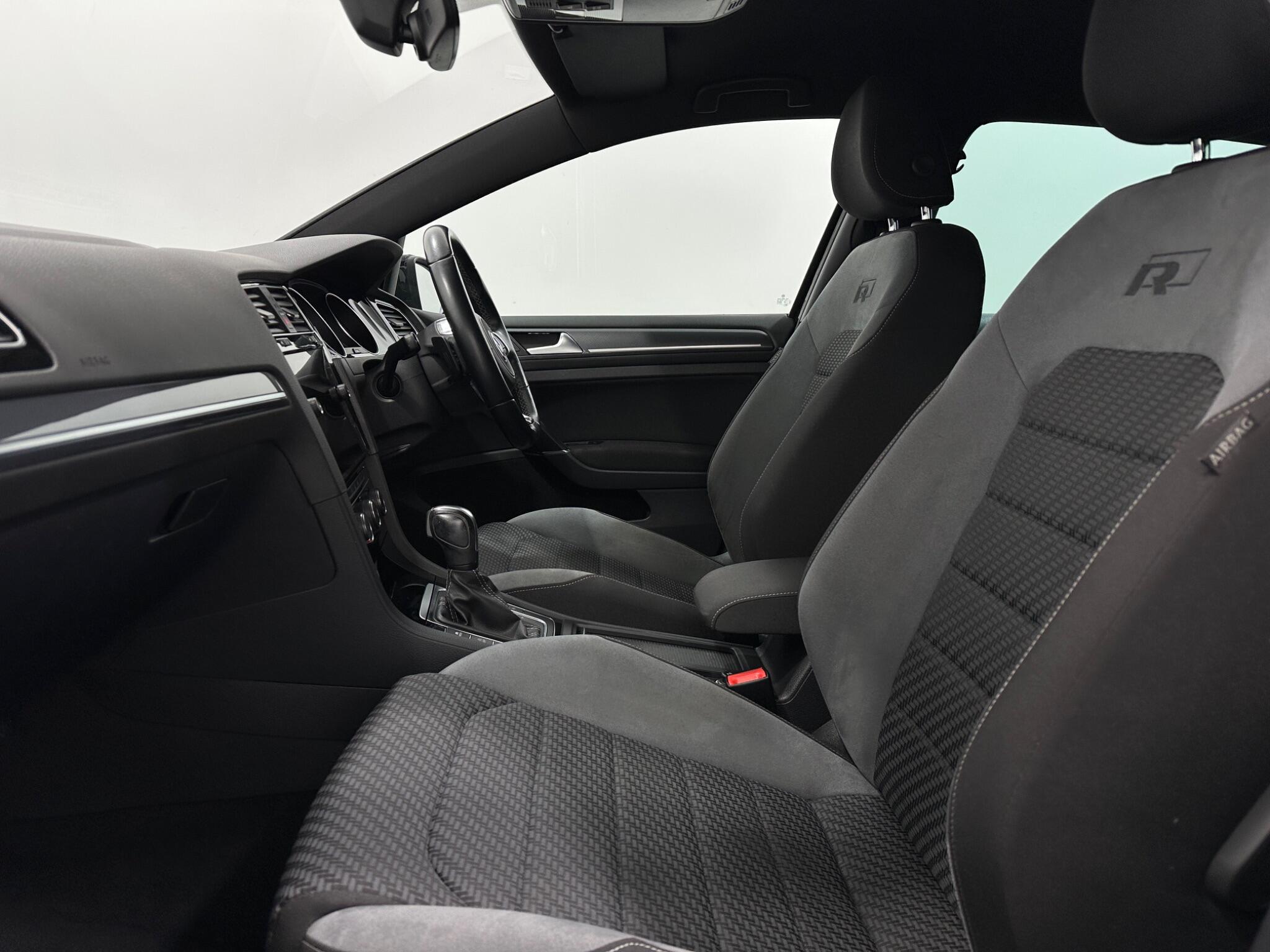 Volkswagen Golf view 35