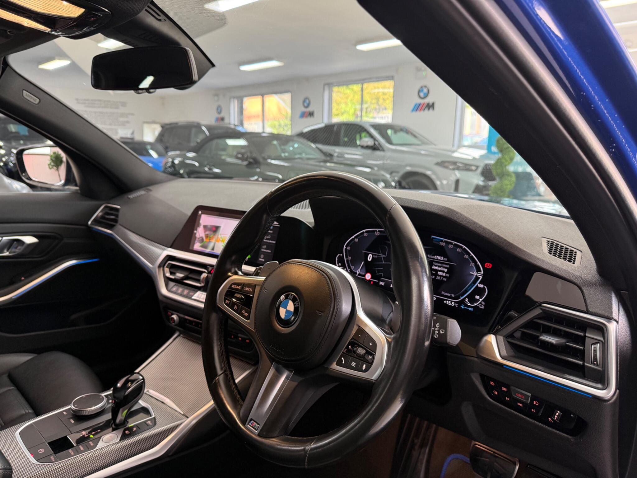 BMW 3 Series view 33