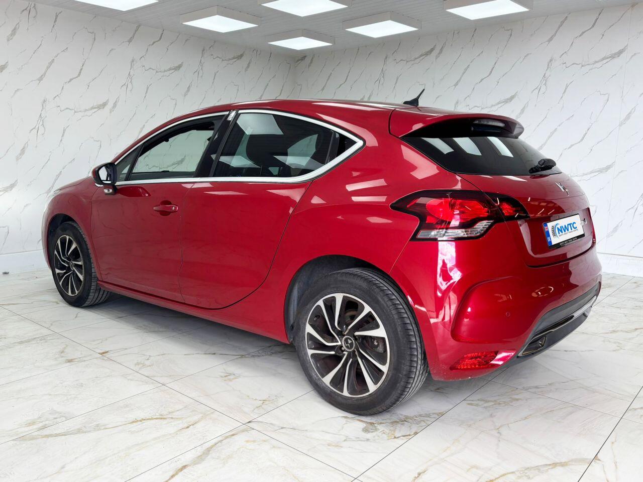 DS Automobiles DS 4 view 8